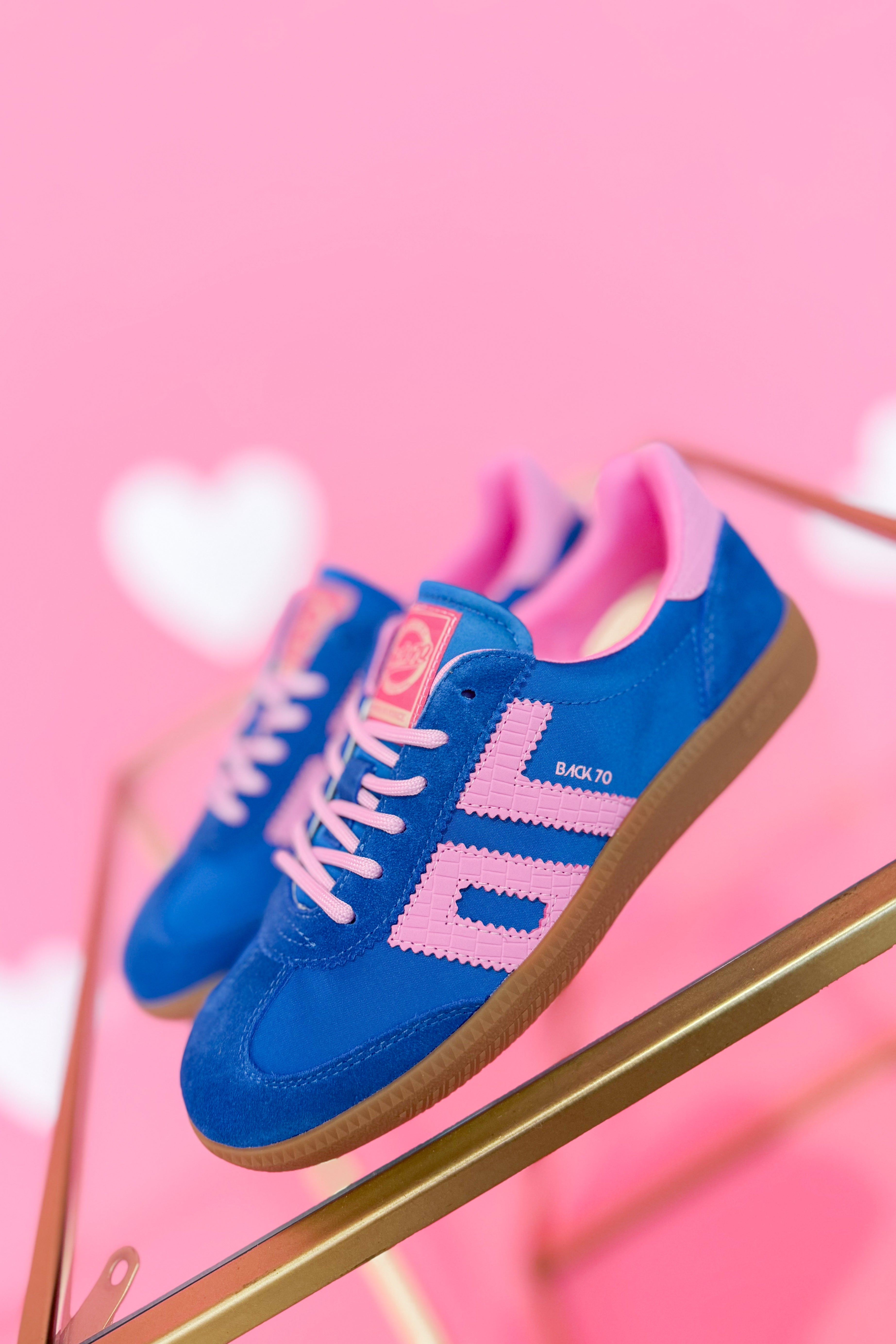 BACK 70 Ghost Sneakers 205 in Blue and Pink, showcasing the stylish design and vibrant color combination.