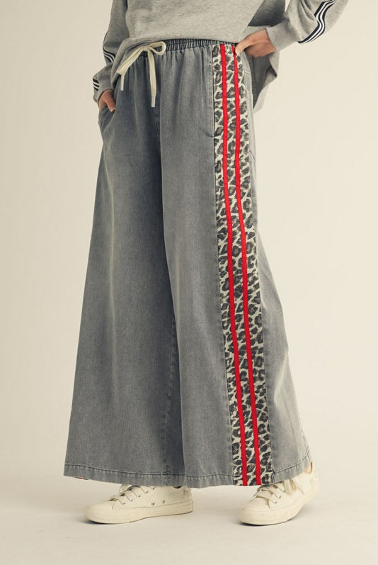 Jodi Side Leopard Accent Wide Leg Pant **waiting on plus - Be You Boutique