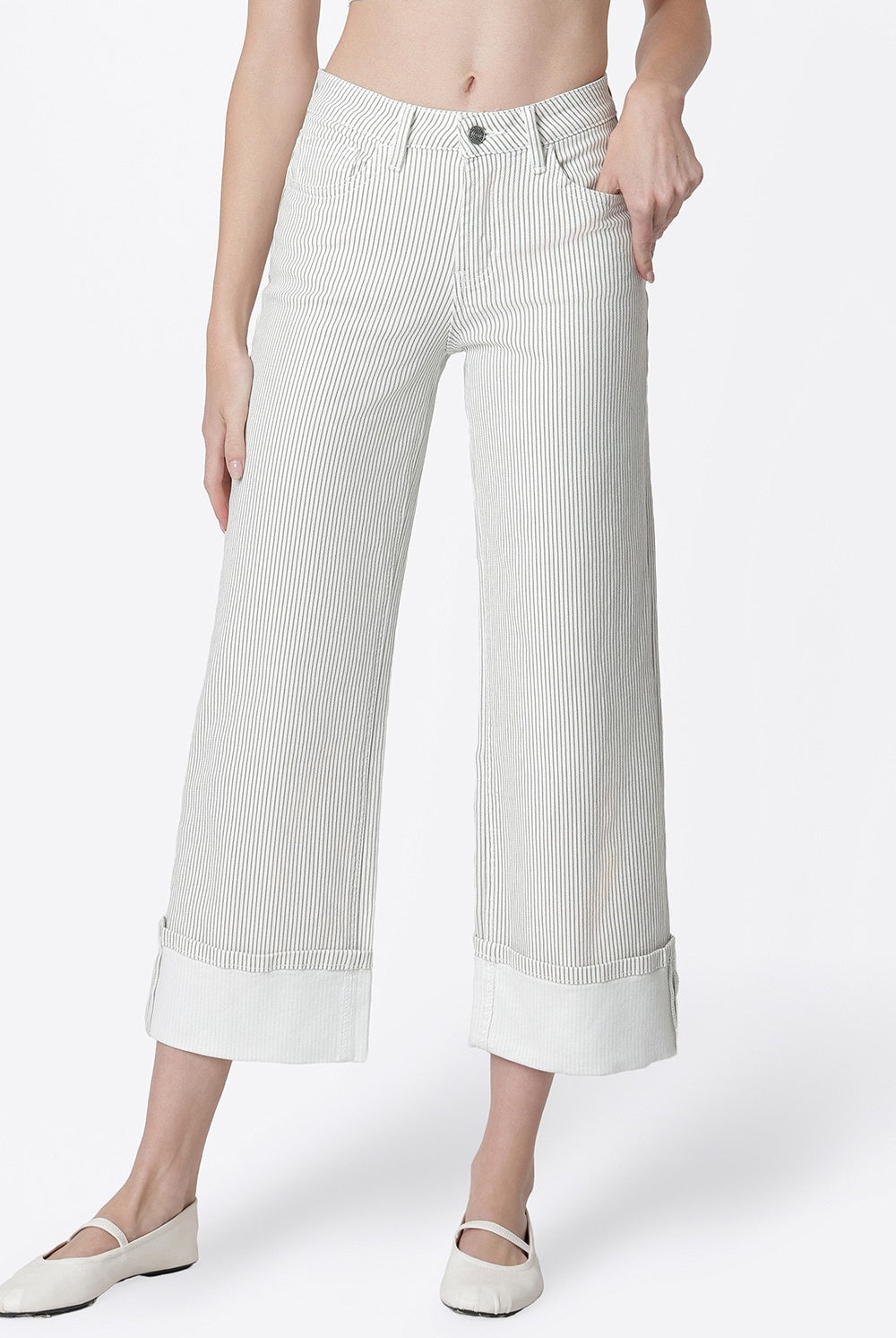 Vervet Scotty striped cuffed crop jeans with a high waist and relaxed fit, showcasing a stylish, casual denim look.