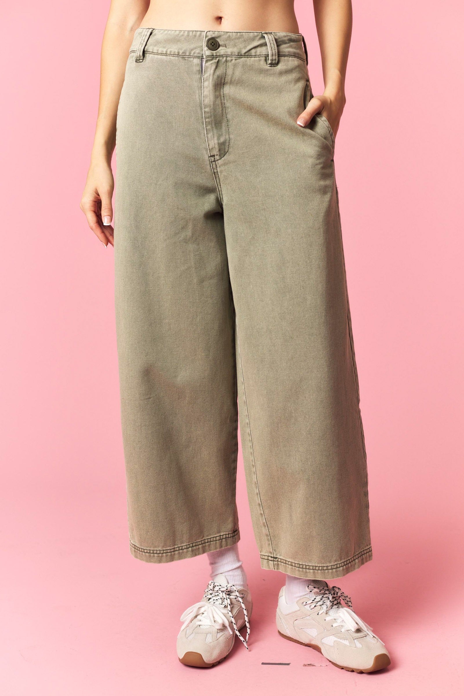 PEACH LOVE Mason Lt Olive Mineral Wash Barrel Jean, 147 Novelty Jeans with relaxed fit and vintage-inspired style.