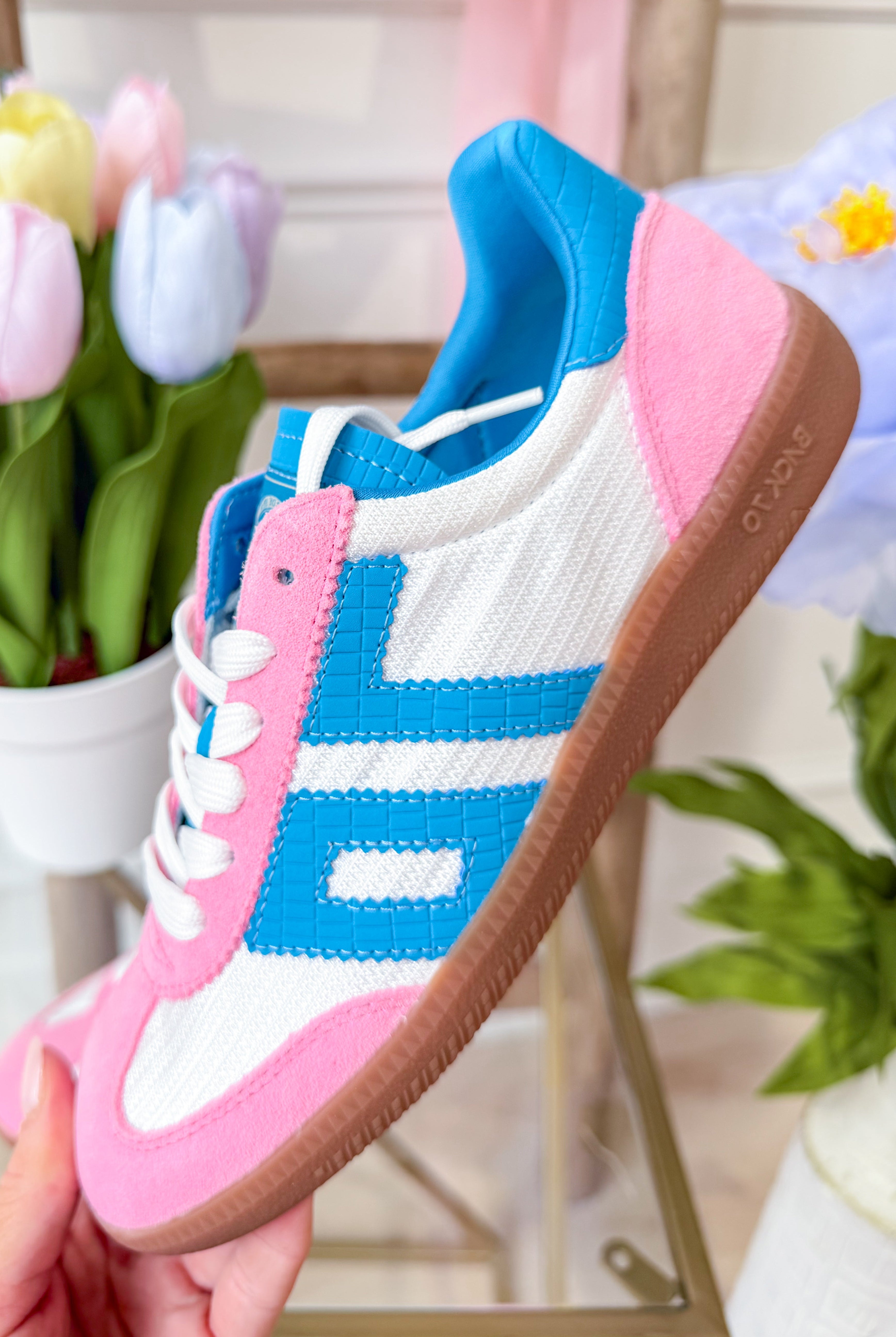 BACK70 Ghost Sneakers in pink and turquoise, 205 style, showing the stylish design and vibrant color combination.