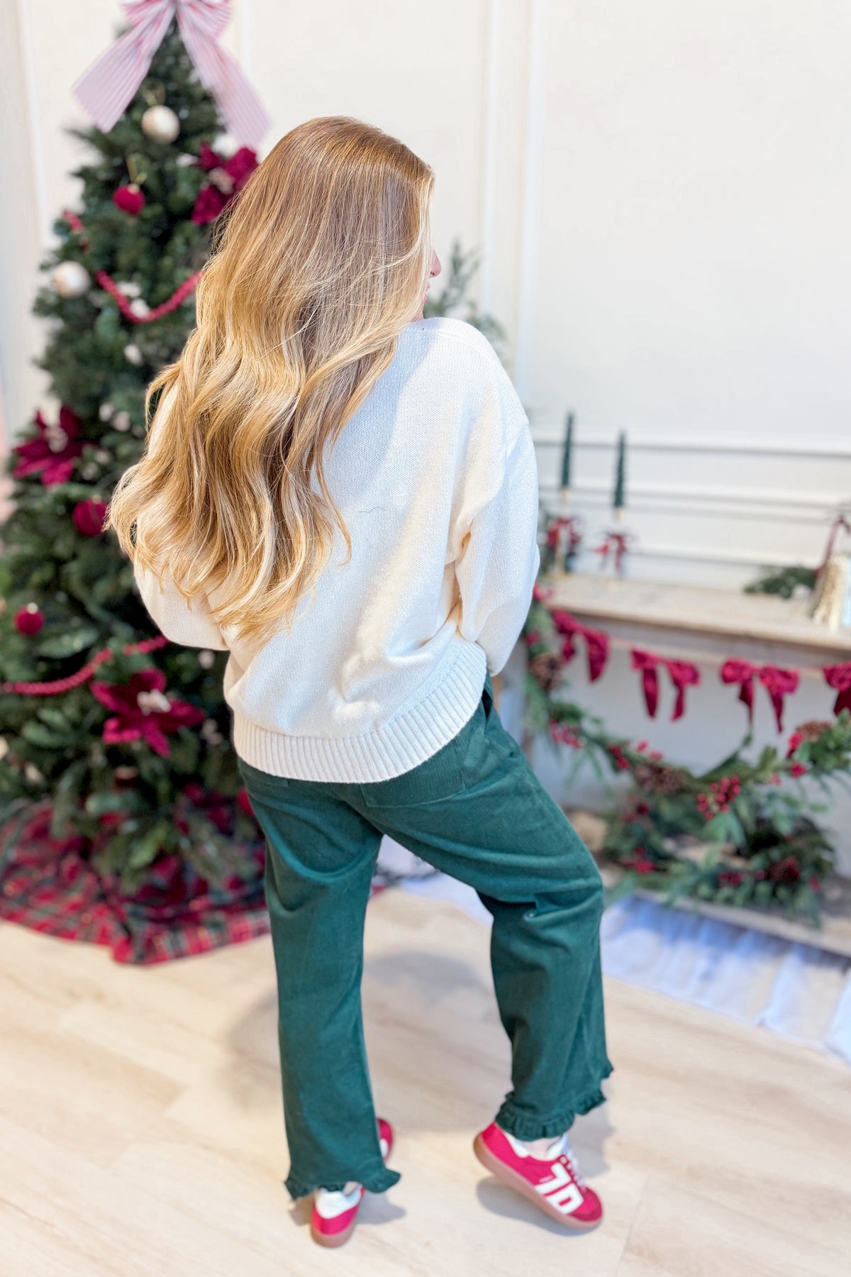 LE LIS Brynn Meet Me At The Lodge Fall Sweater, cozy knit sweater in warm tones, featuring a relaxed fit and fall-inspired design.