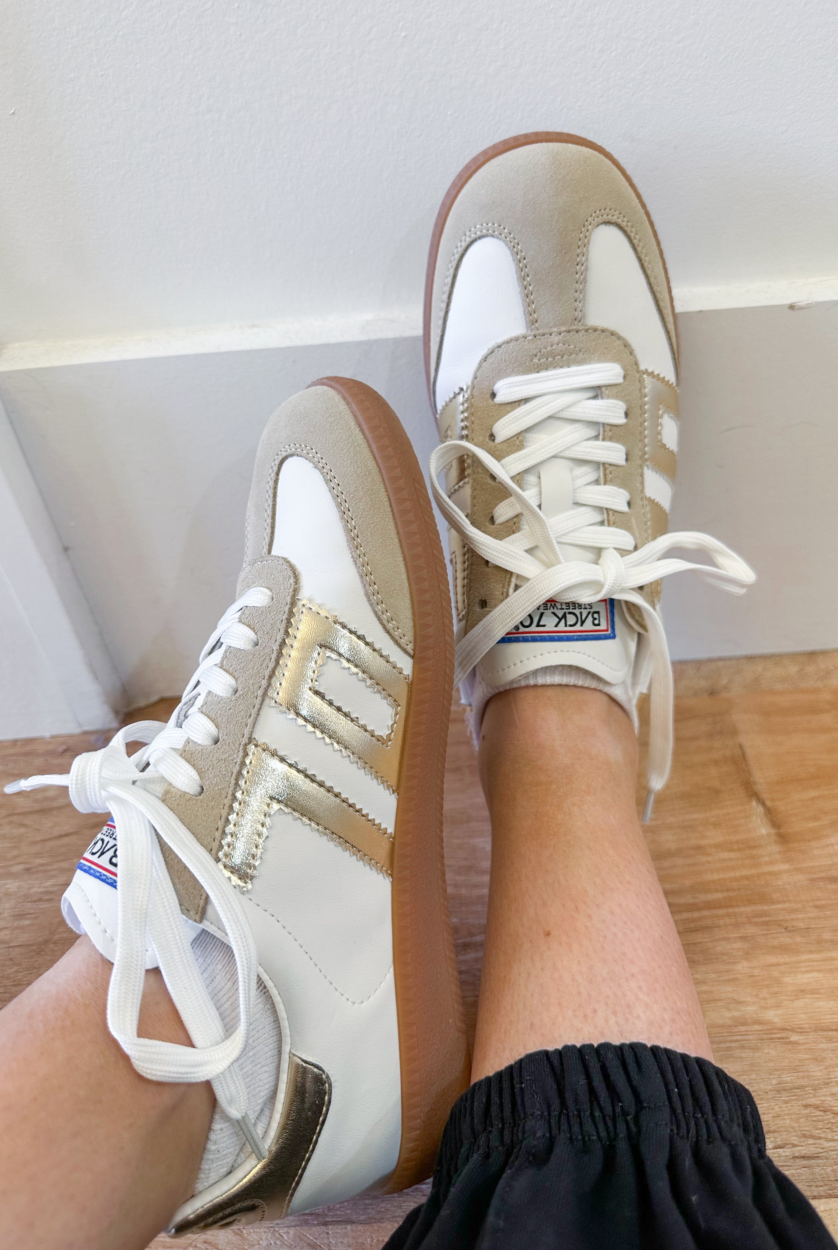 Beige gold BACK 70 Cloud Sneaker 205 with cushioned sole and stylish design, showcasing the sporty sneaker's side view.