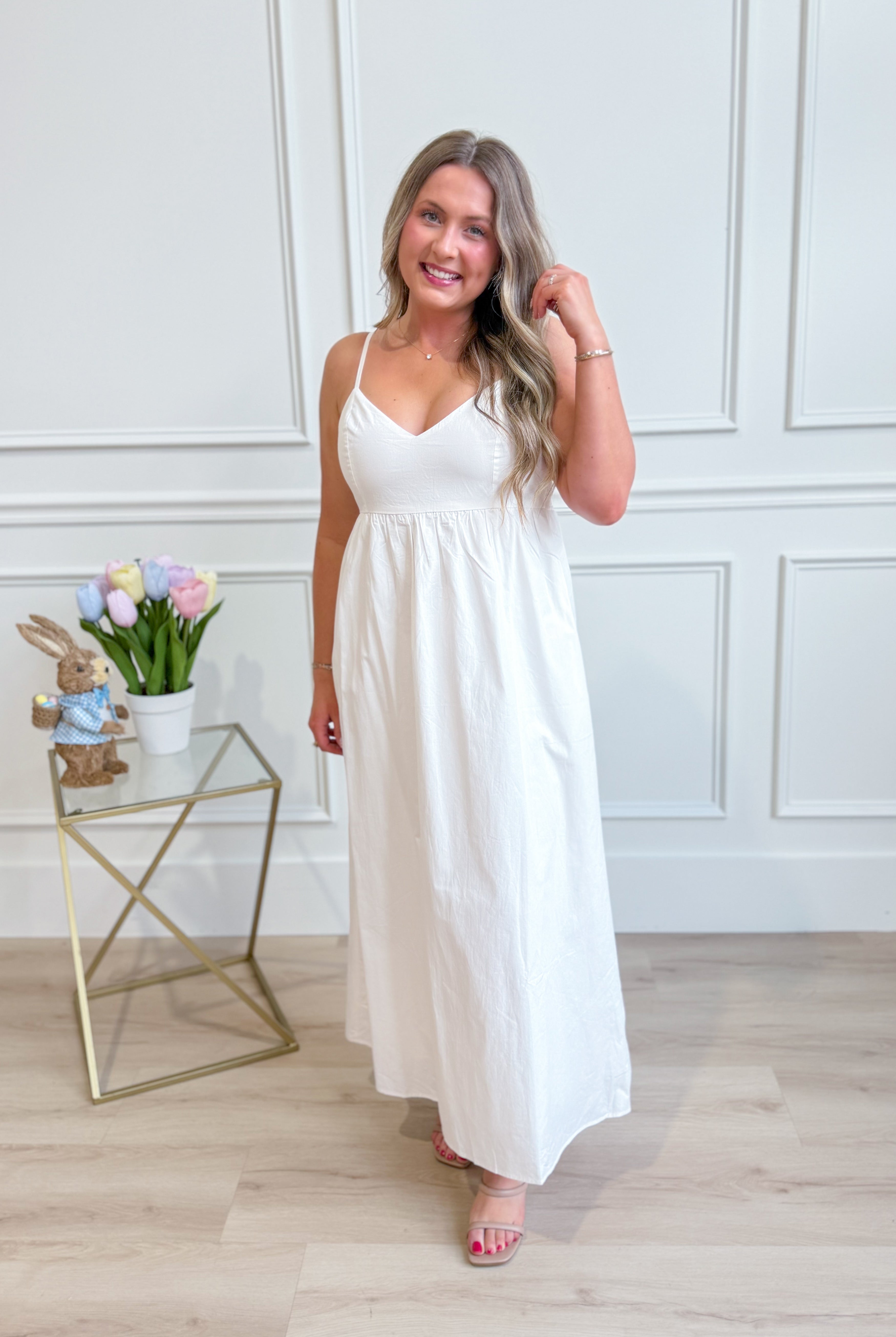 WISHLIST Rita casual midi dress in 125 dressy dress style, featuring a relaxed fit and simple design, visible on a model.