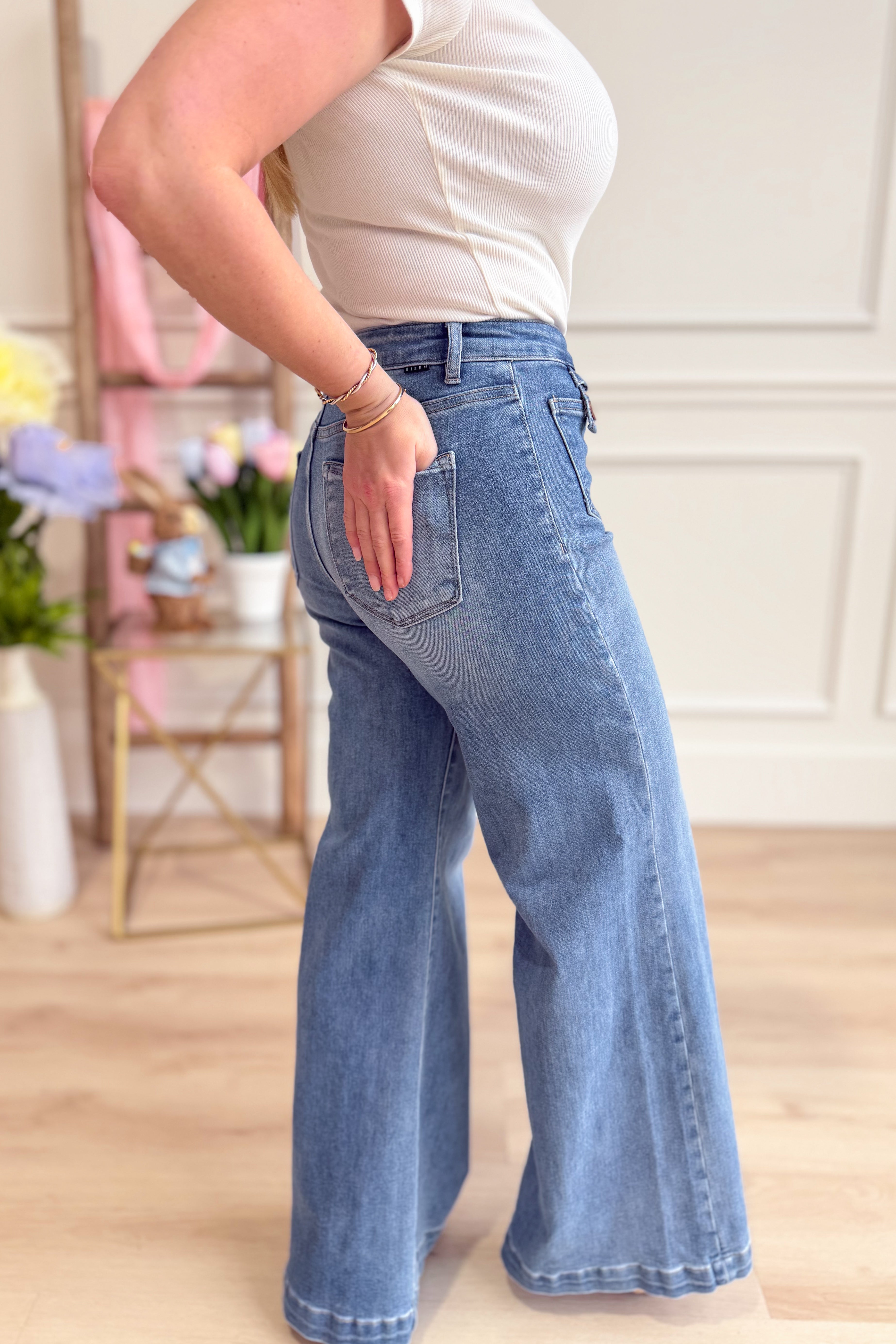 Risen Jared mid-rise patch pocket wide leg jeans in light denim with classic 146 core style and relaxed fit.