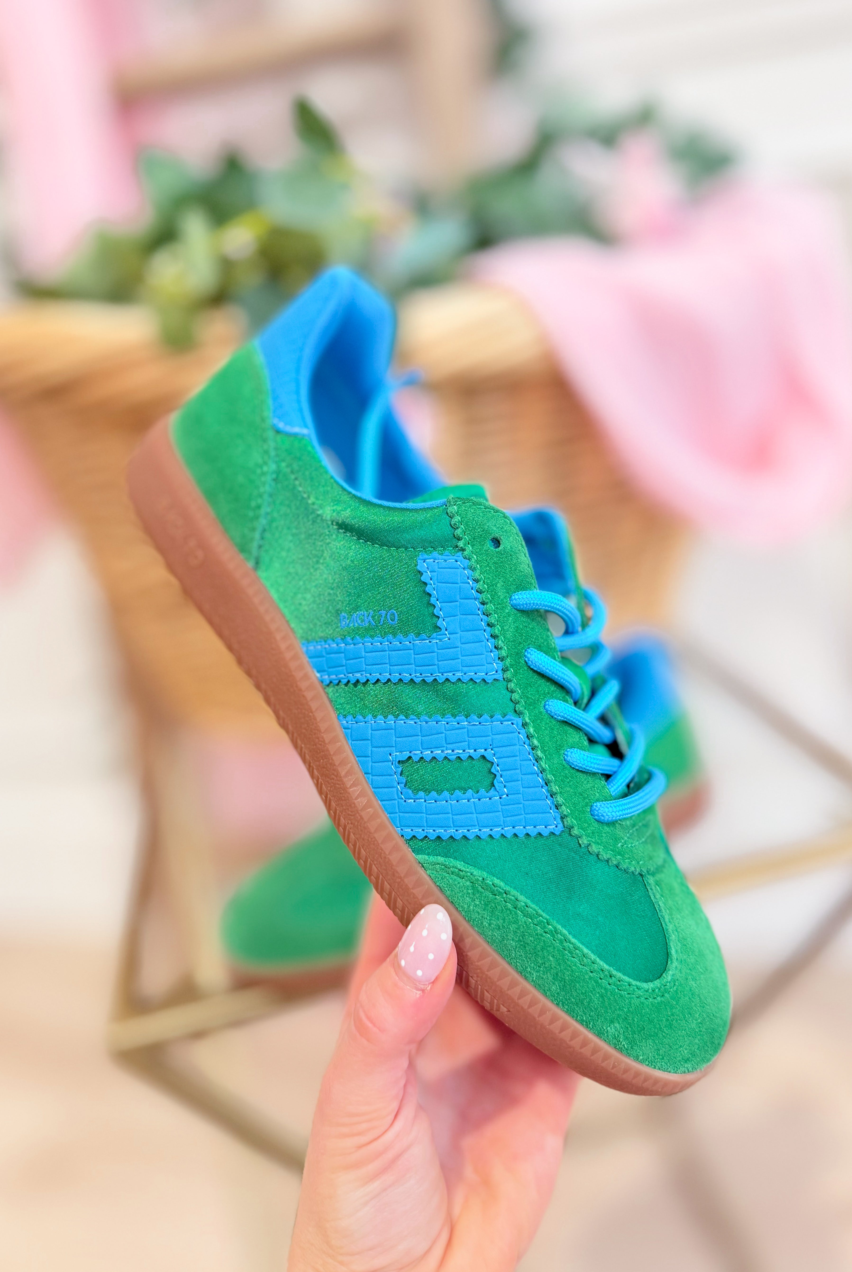 BACK 70 Ghost Sneakers in emerald and blue with 205 style, featuring a sleek design and comfortable fit.