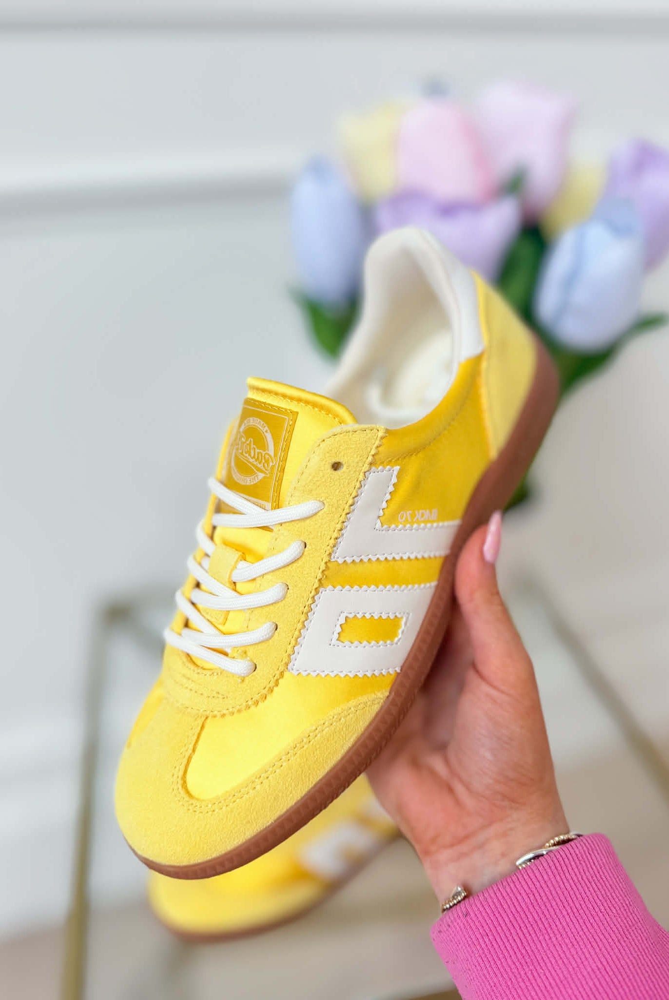 BACK 70 Ghost Sneakers in Banana color, 205 sneaker style, featuring vibrant yellow design and modern athletic silhouette.