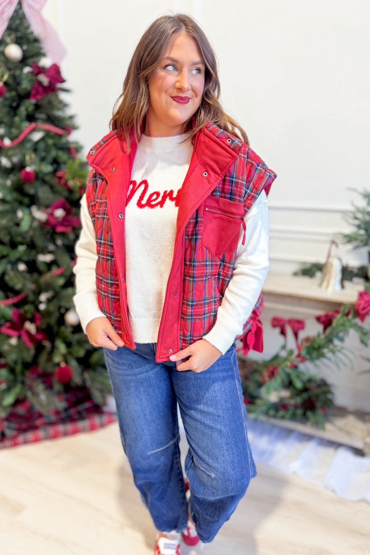 PEACH LOVE Richard quilted plaid holiday vest with sleeveless design and button-front closure