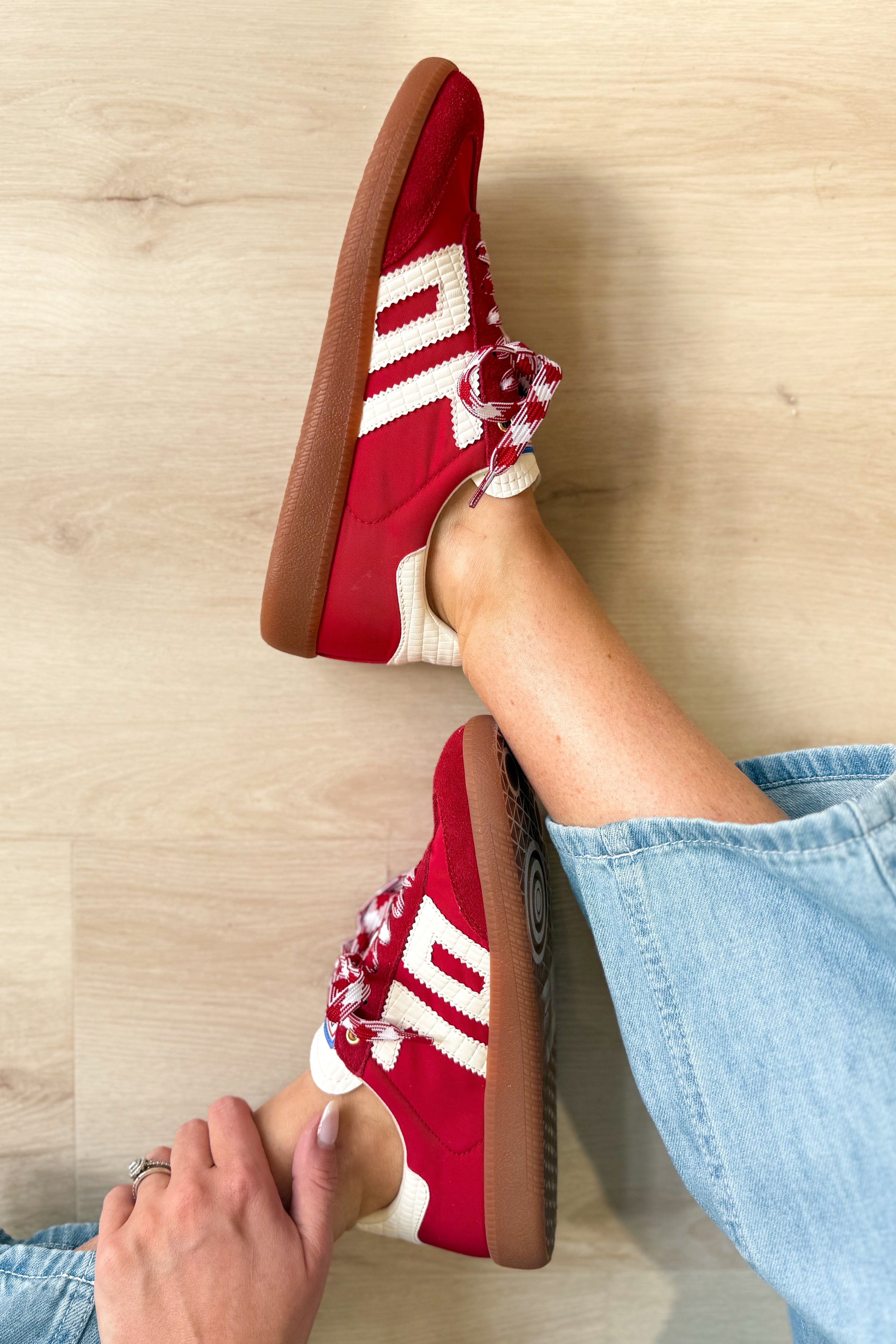 BACK 70 Ghost Sneakers in red milk color, 205 sneaker style, showcasing the stylish design and vibrant color of these trendy sneakers.