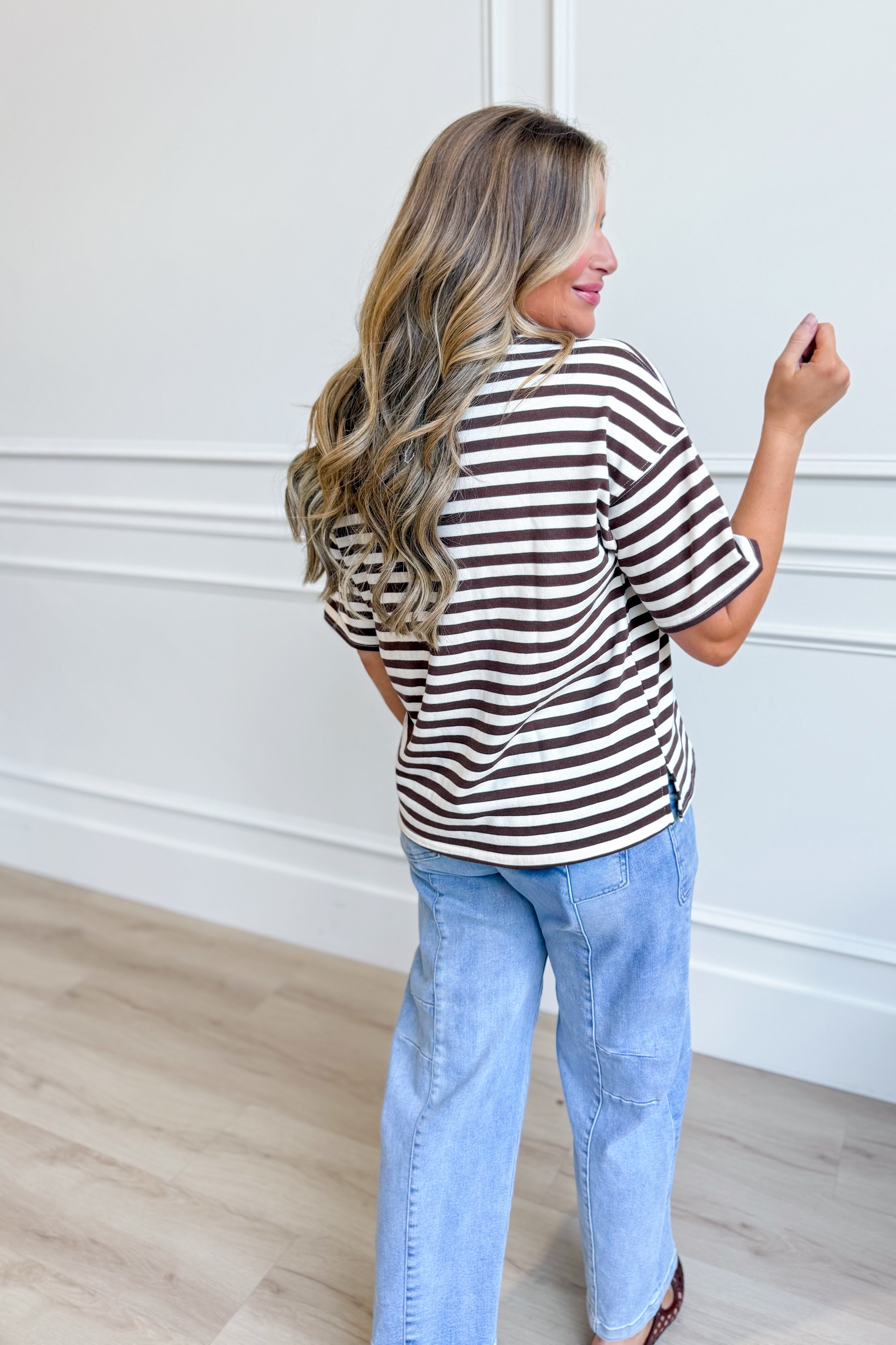 BLU PEPPER Ryan Brown color block casual top, 105 style, featuring a stylish mixed-tone design and comfortable fit.
