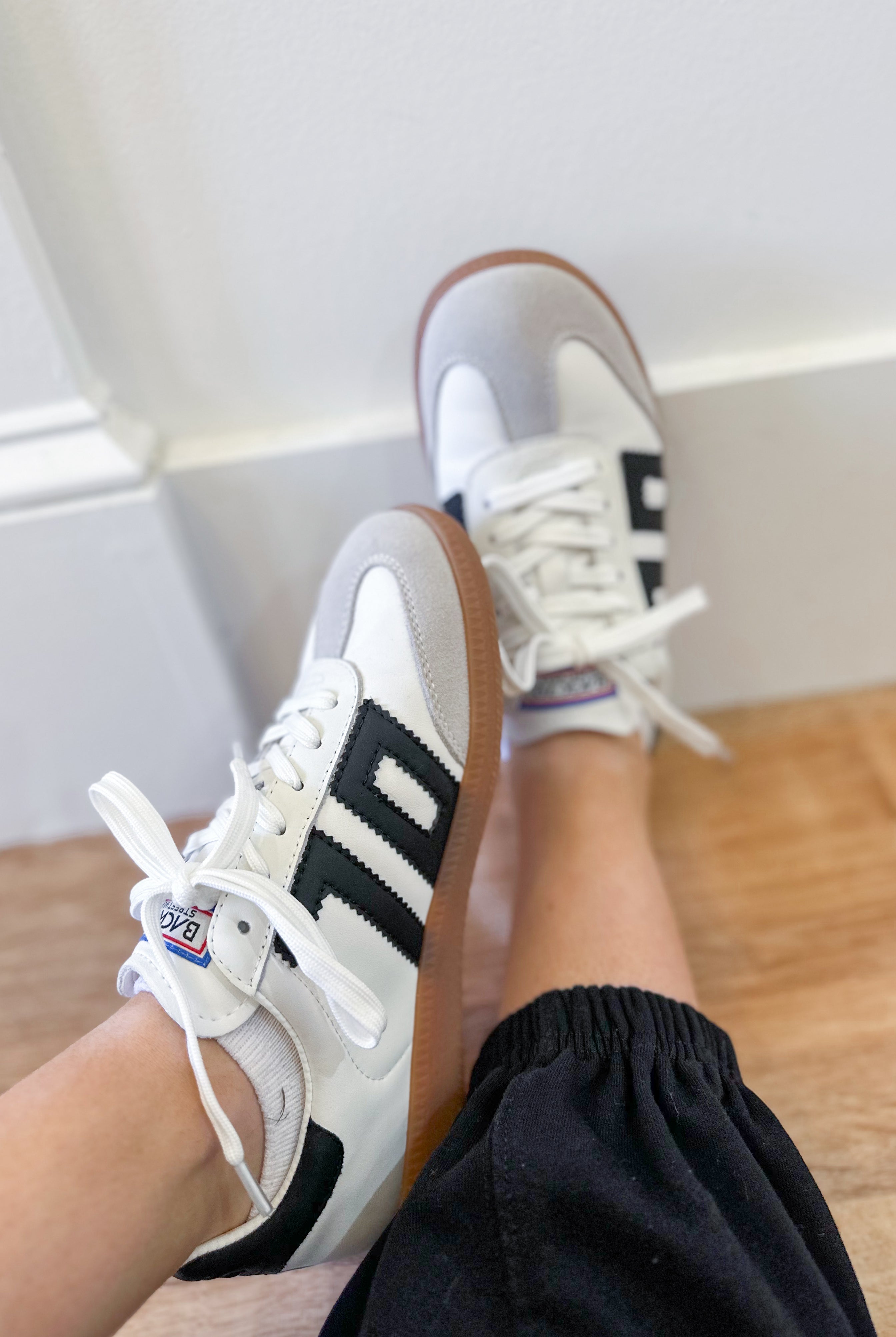 BACK70 Cloud Sneaker - White Black - Be You Boutique