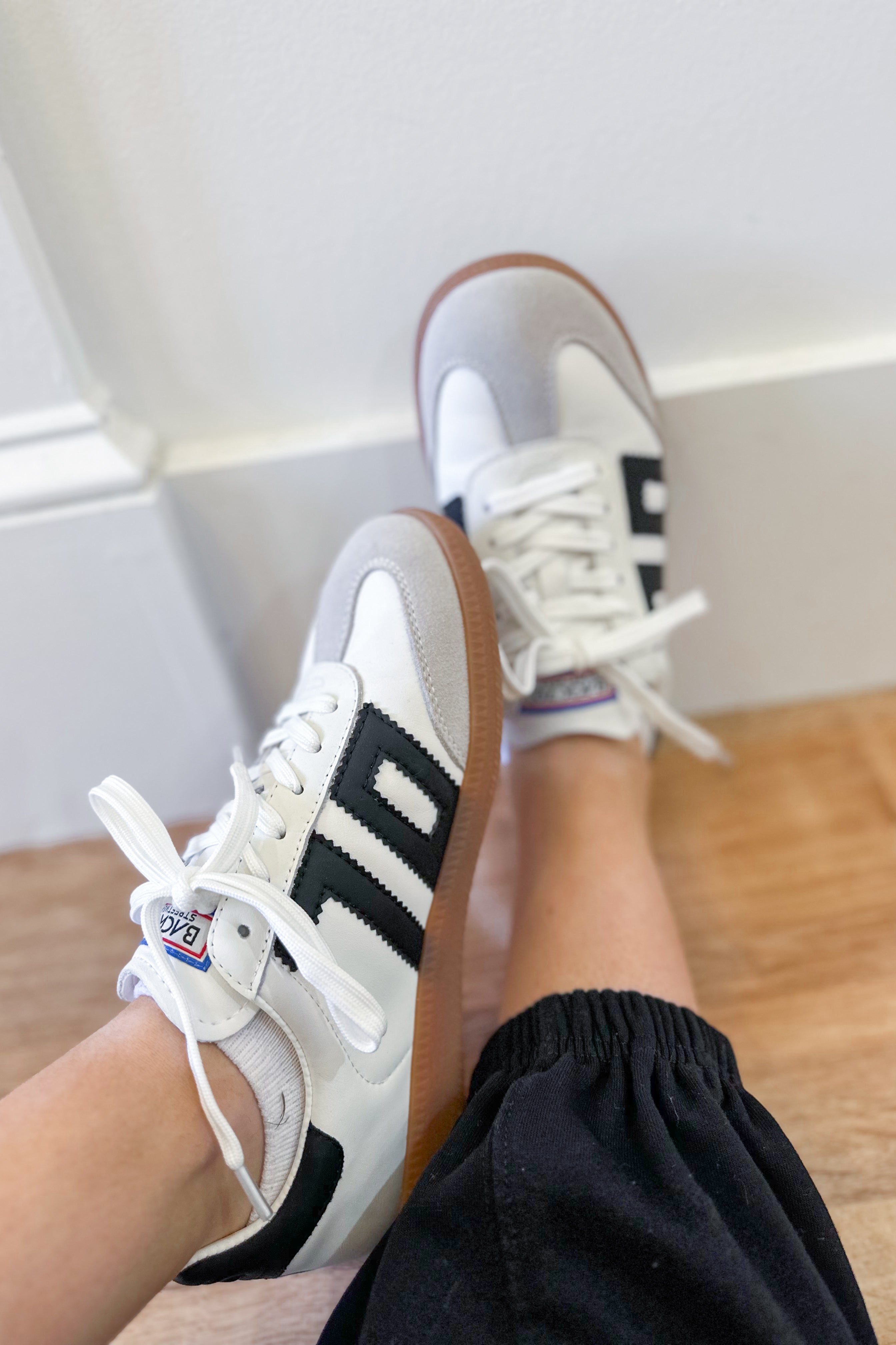 BACK70 Cloud Sneaker - White Black - Be You Boutique