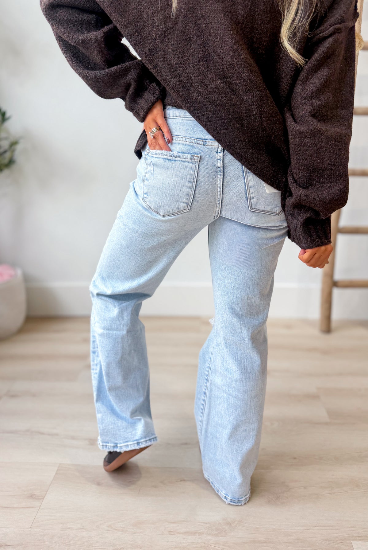 Vervet Slick high-rise vintage wide-leg jeans, 146 core jeans, shown in classic blue denim with a relaxed fit and high waist.