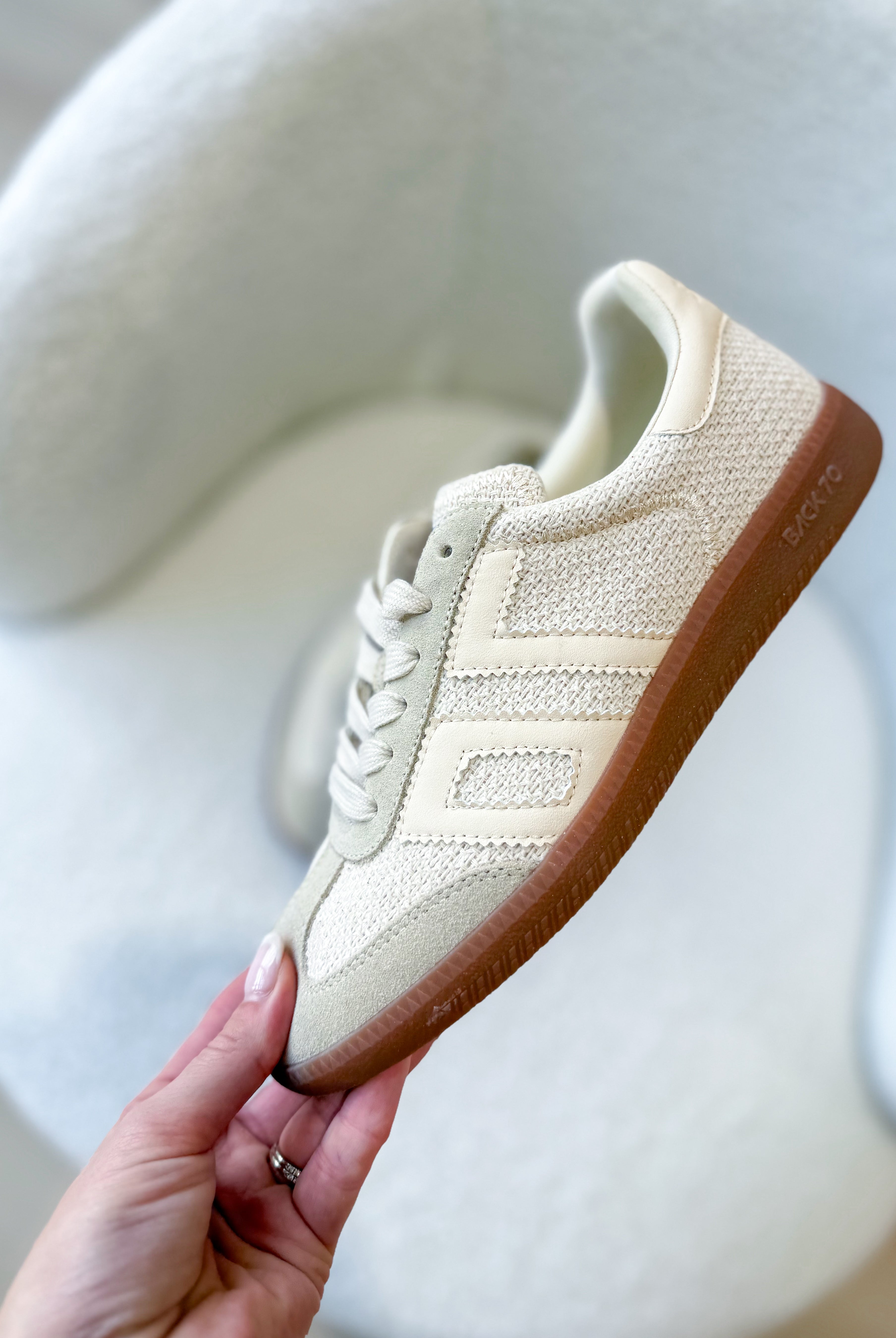 BACK70 IUTA 2512 Sneakers in Beige - Be You Boutique