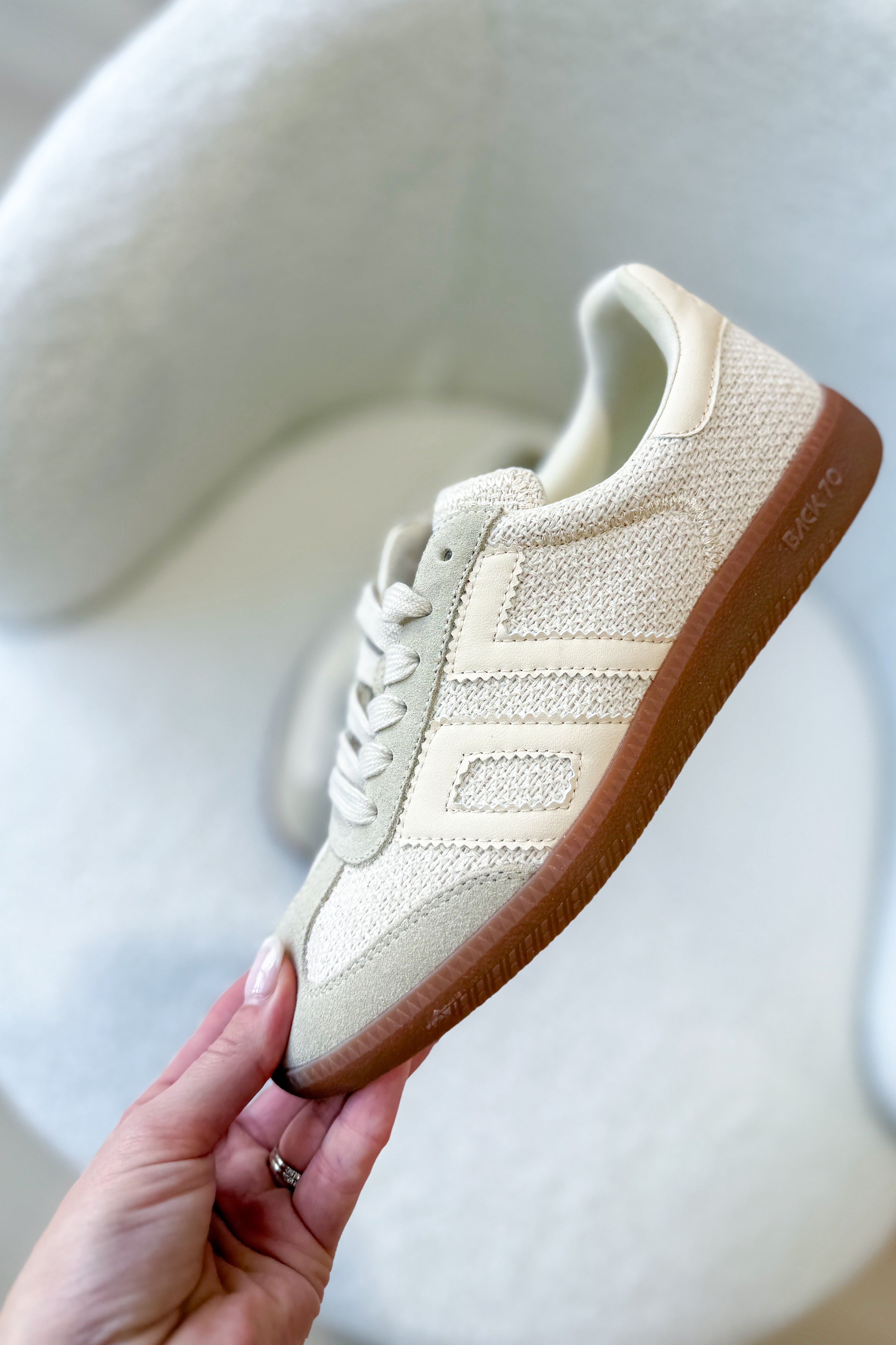 BACK70 IUTA 2512 Sneakers in Beige - Be You Boutique