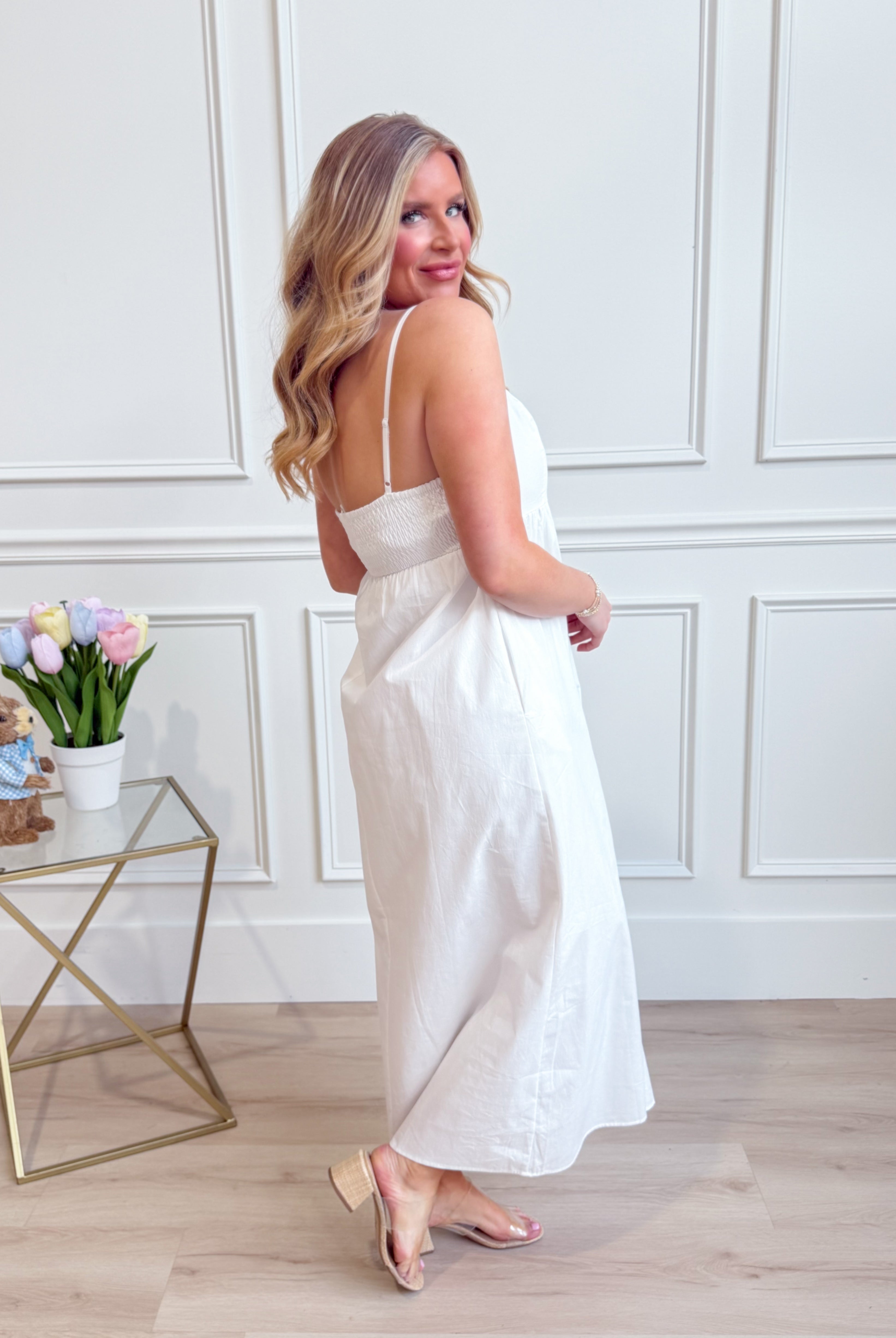 WISHLIST Rita casual midi dress with a sleeveless design and relaxed fit, perfect for everyday wear.