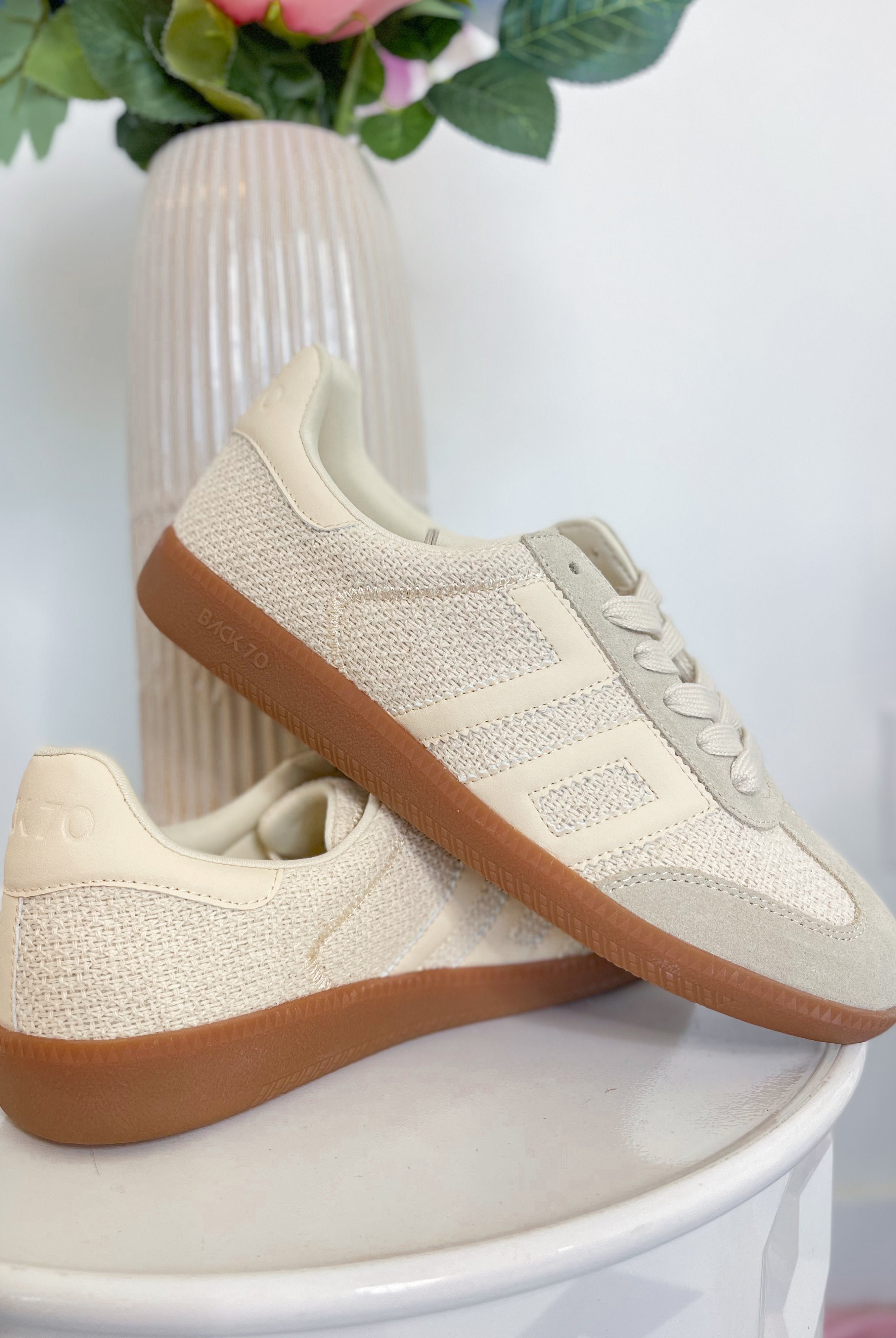 BACK70 IUTA 2512 Sneakers in Beige - Be You Boutique