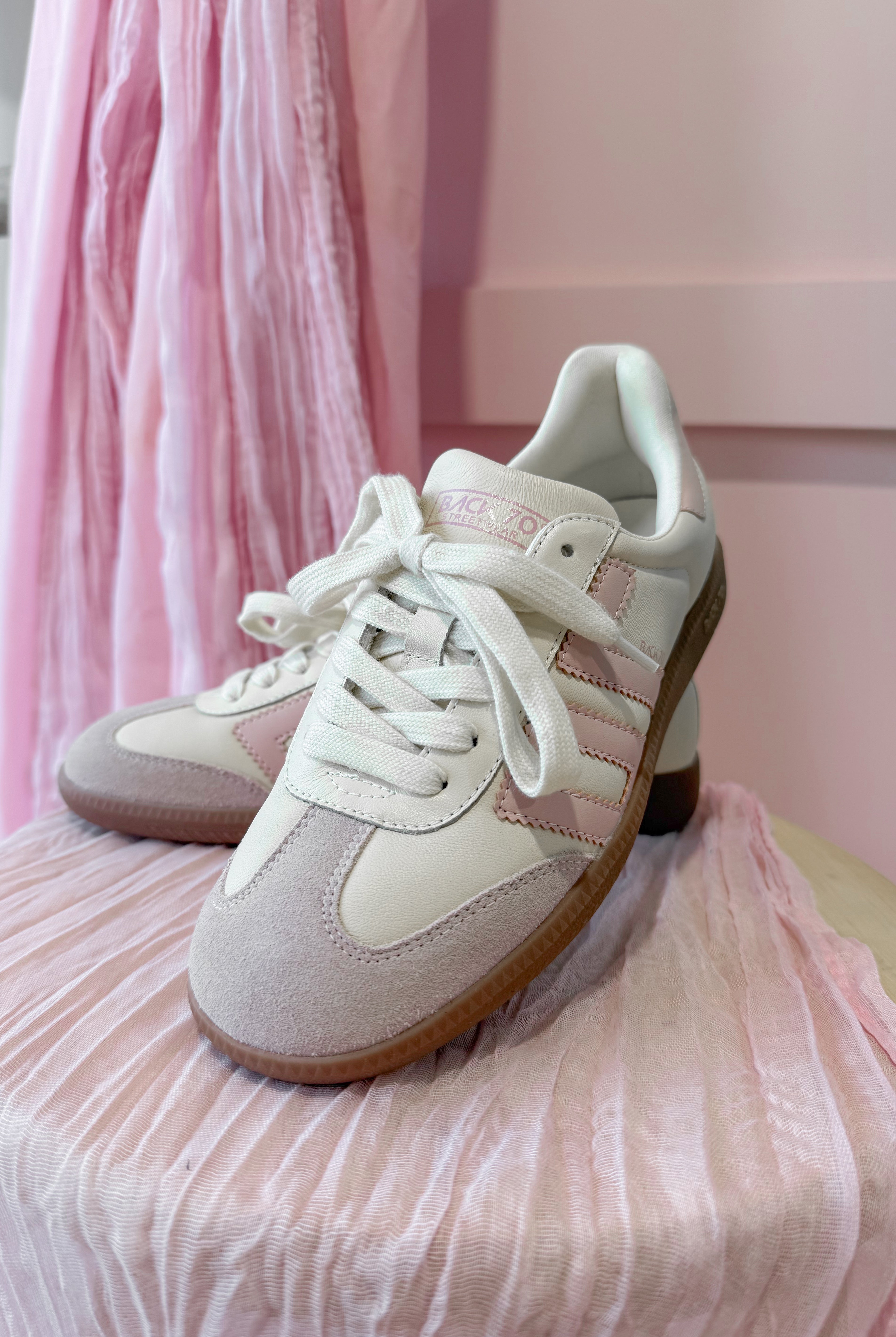 BACK 70 Cloud Sneakers in Butter Nude, stylish 205 sneakers with a sleek design and neutral nude color.