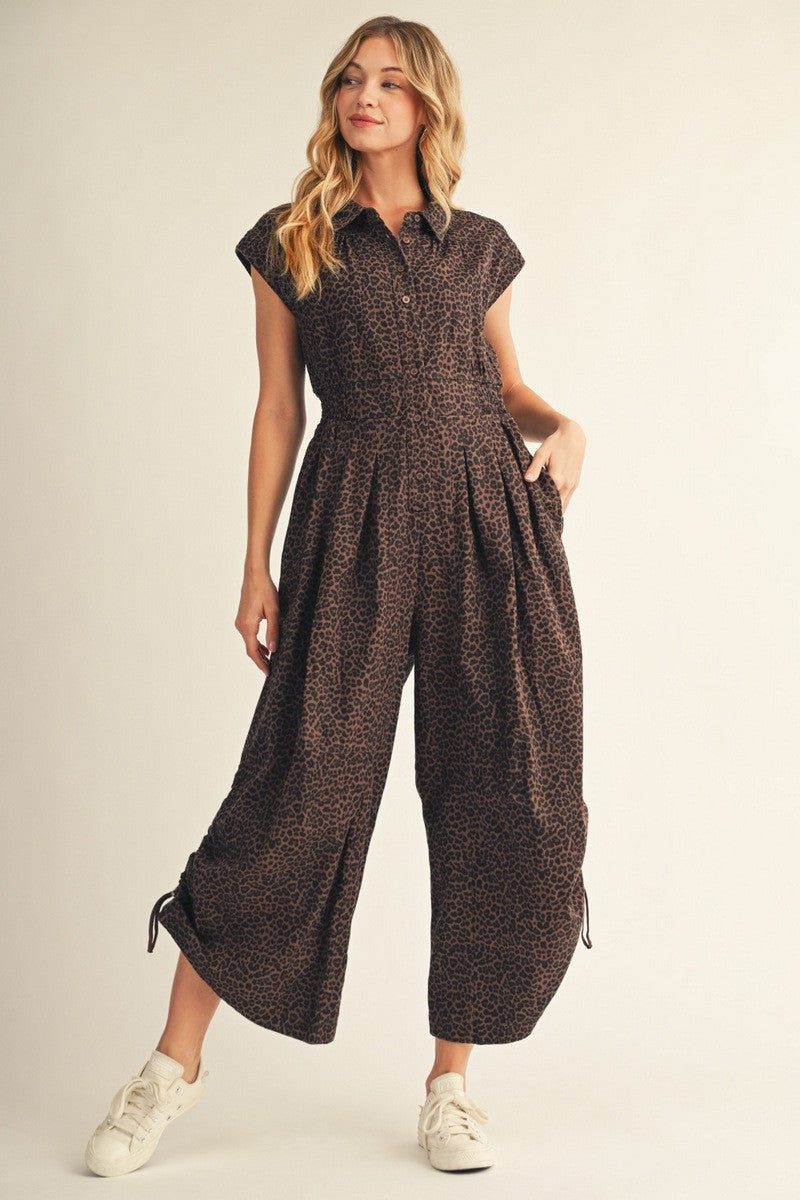 Leopard print JODIFL Della jumpsuit with wide legs and sleeveless design, styled with a V-neck and fitted waist.