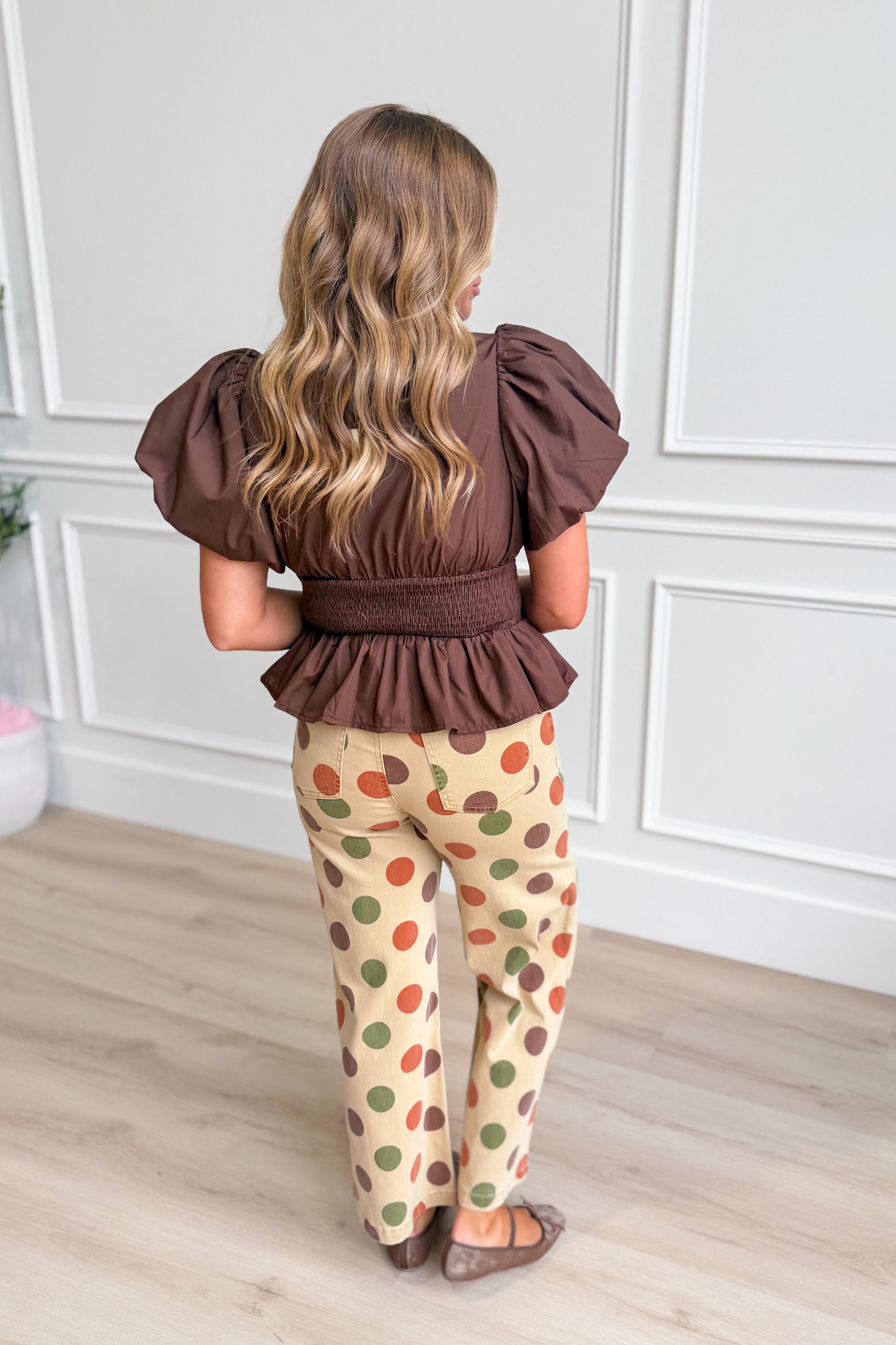 ENTRO Emily Puff Sleeve Classic Top, elegant dressy blouse with puff sleeves and a tailored fit, shown in a stylish design.