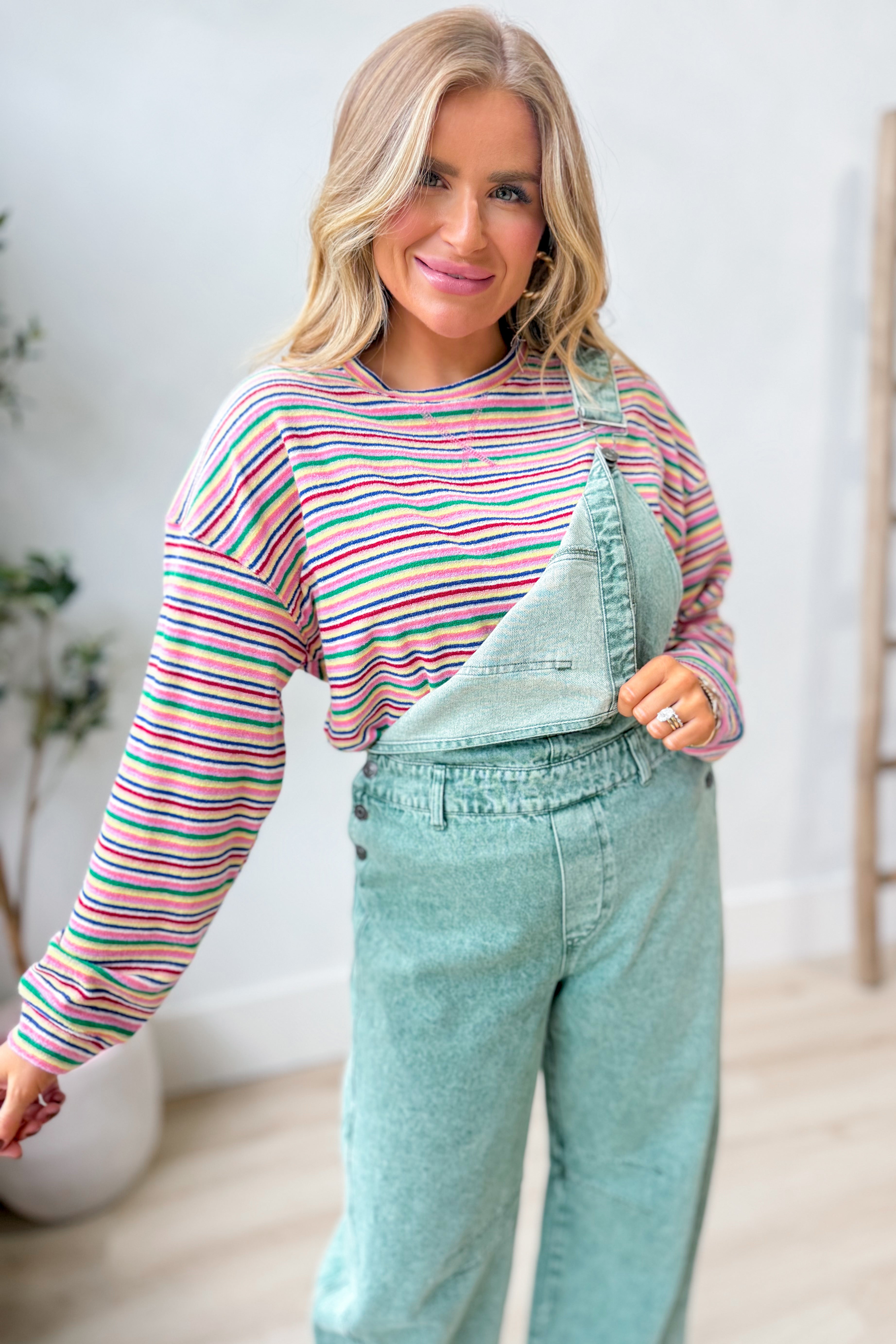 Mineral washed Ruth Twill barrel overalls from PEACH LOVE in 147 novelty jeans style, featuring a relaxed fit and sturdy twill fabric.
