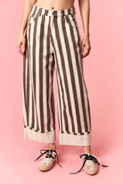 Luis Brown striped rolled hem barrel jeans from PEACH LOVE with 147 novelty design, featuring a relaxed fit and casual style.