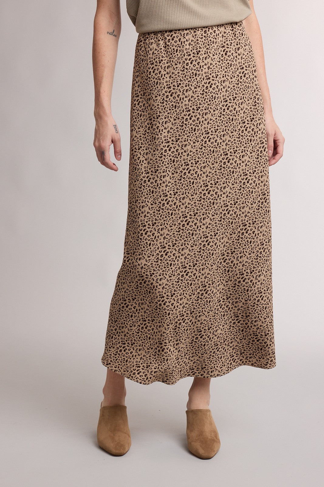 WISHLIST Kenny Cheetah Printed Midi Skirt with bold cheetah print fabric, flowing midi length, and stylish design.