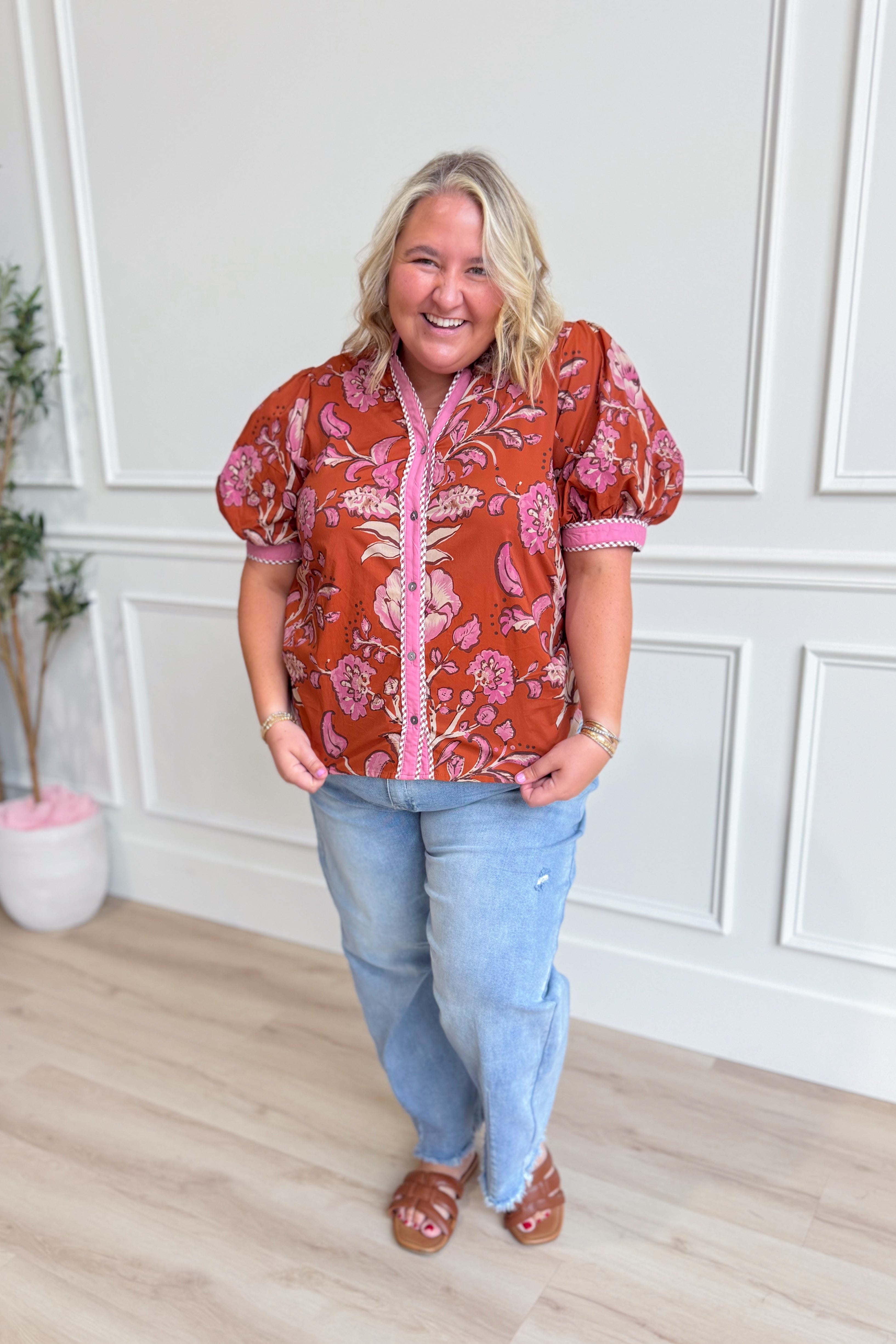 ENTRO Miley floral printed contrasted trim top, stylish dressy top with vibrant floral design and contrasting details.