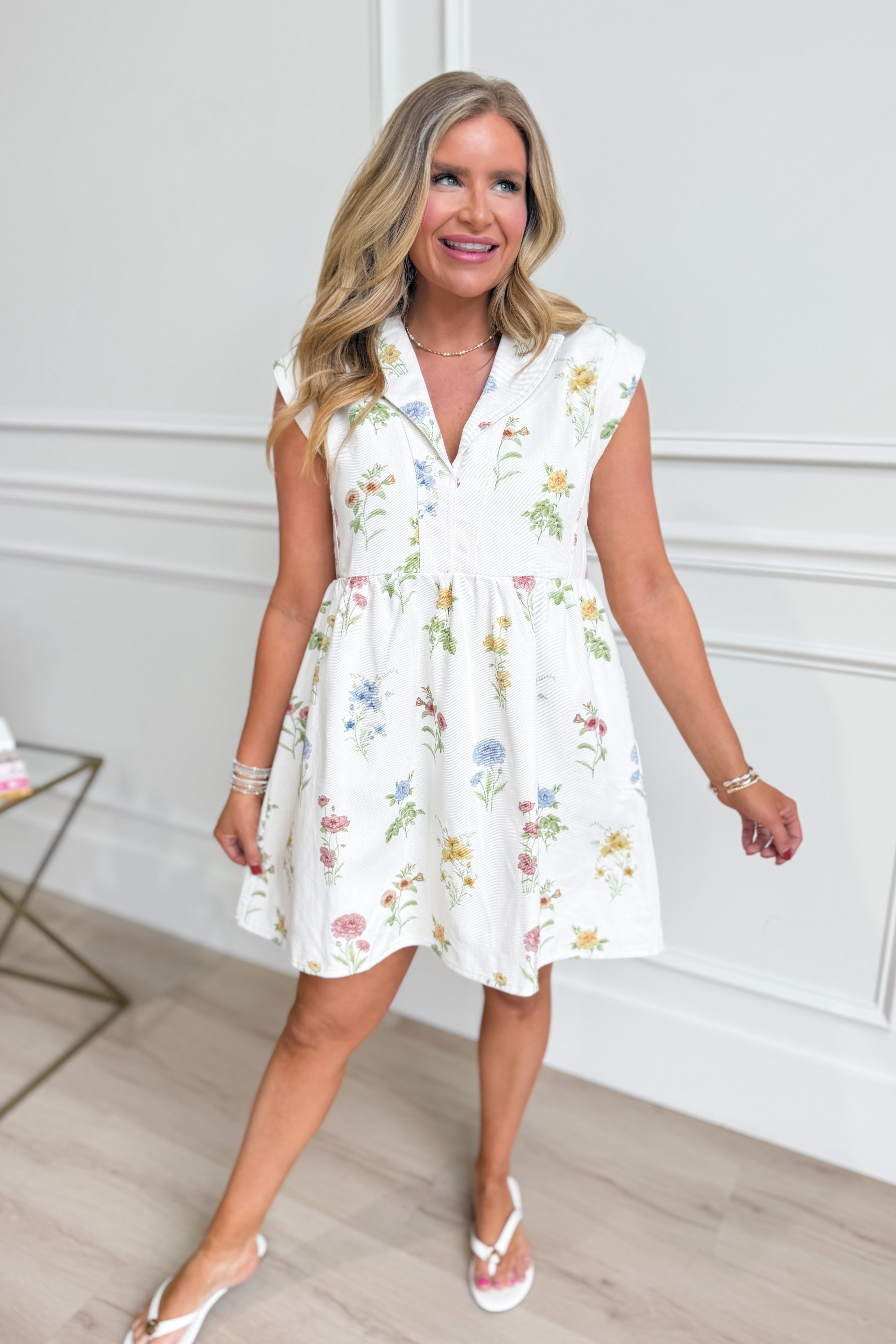 ENTRO Ava floral split neck dress featuring a flowy fabric and elegant design, perfect for dressy occasions.