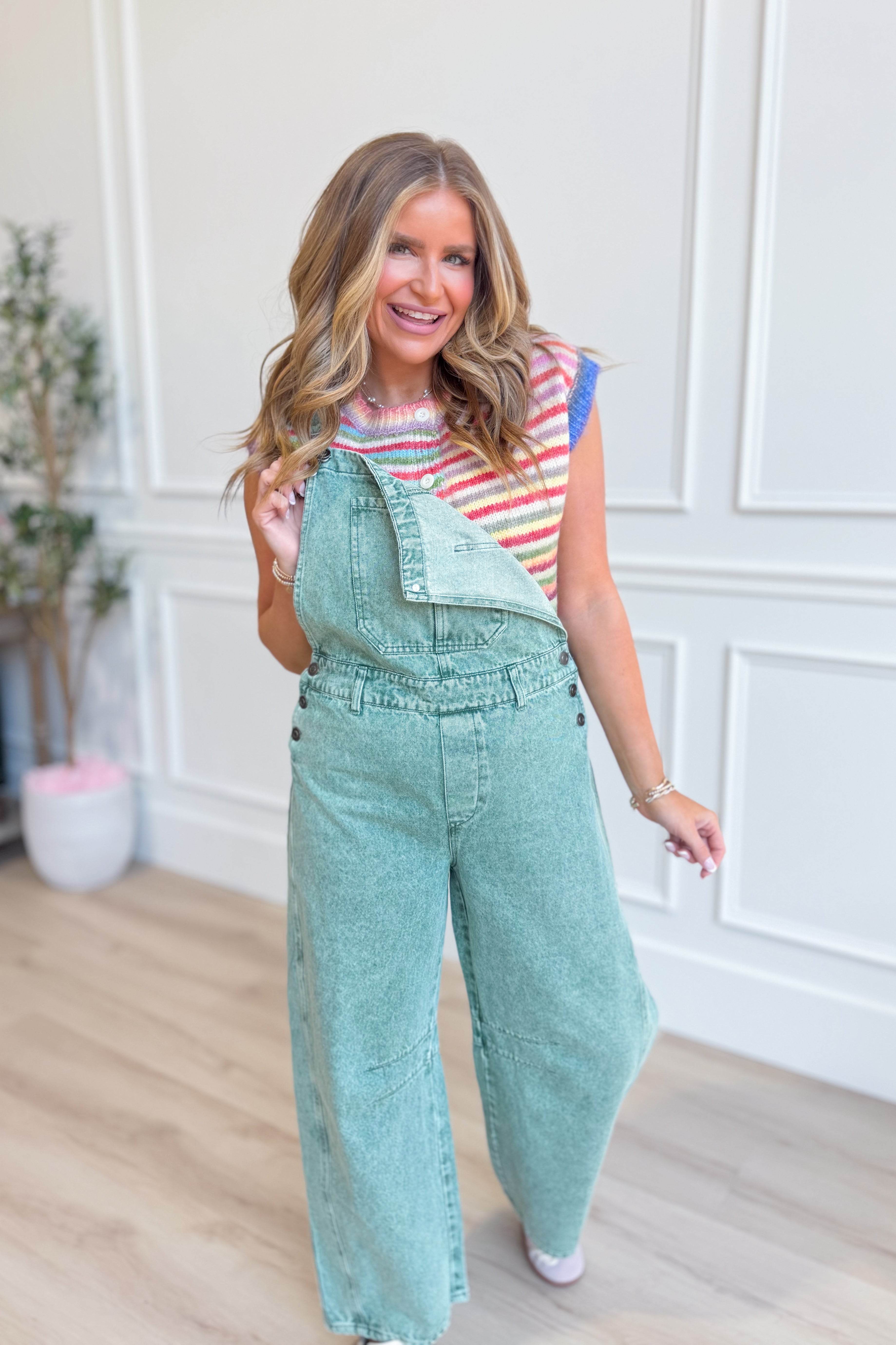 Mineral washed Ruth Twill barrel overalls from PEACH LOVE in 147 novelty jeans style, featuring a relaxed fit and functional design.