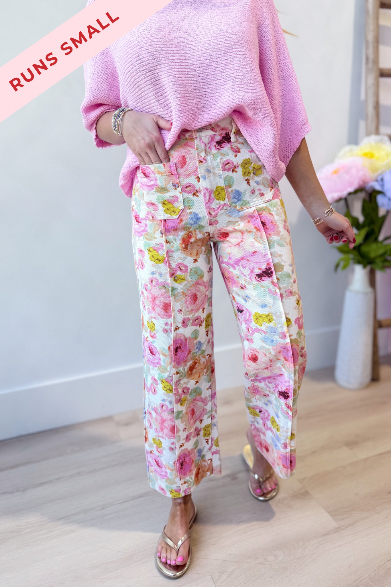 ENTRO Nick Botanical floral printed 156 pants showing vibrant botanical pattern and comfortable fit.