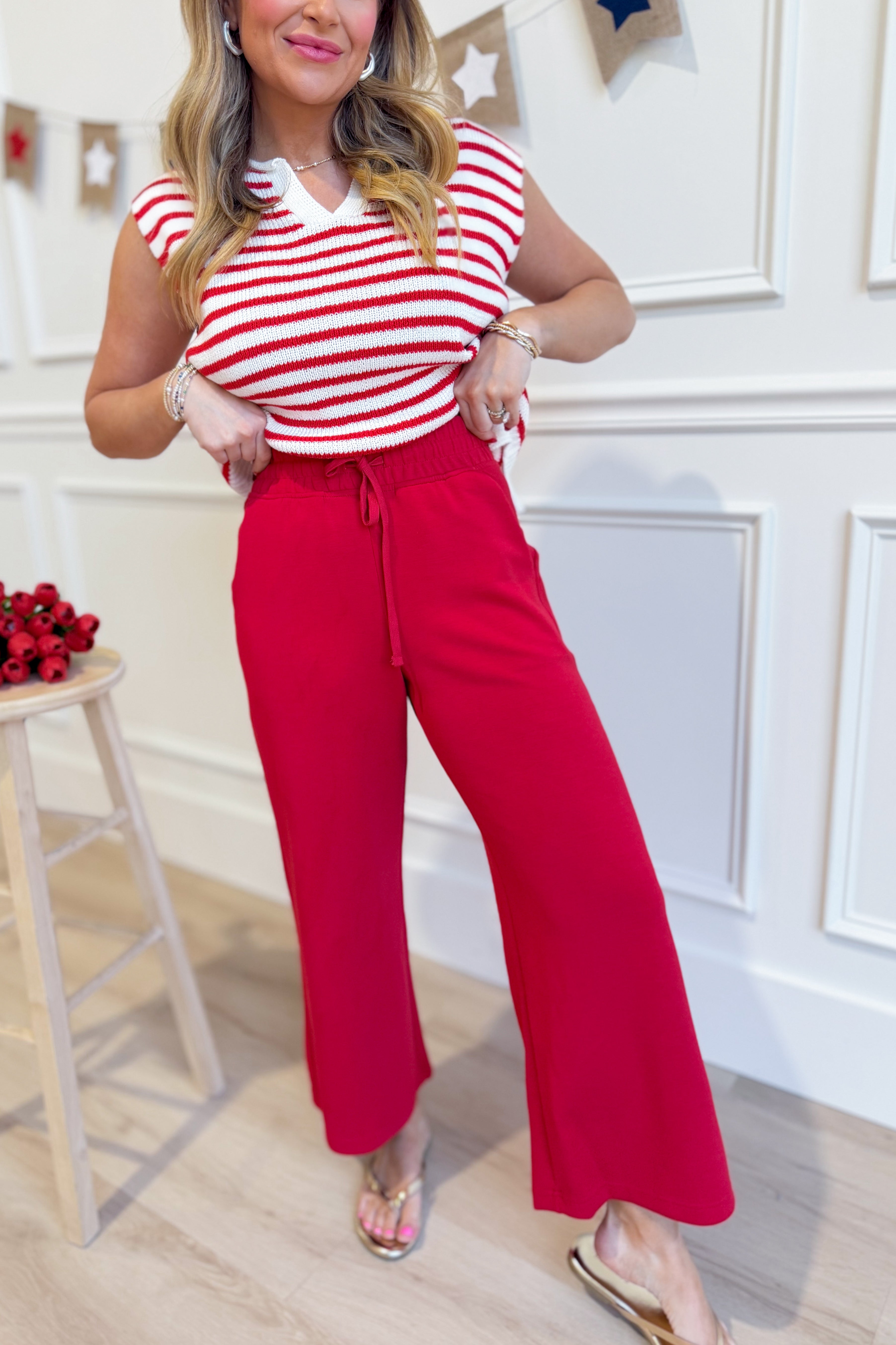 Raé Mode Norma cropped wide-leg pants, 156 pants style, showcasing the relaxed fit and stylish design in a natural pose.