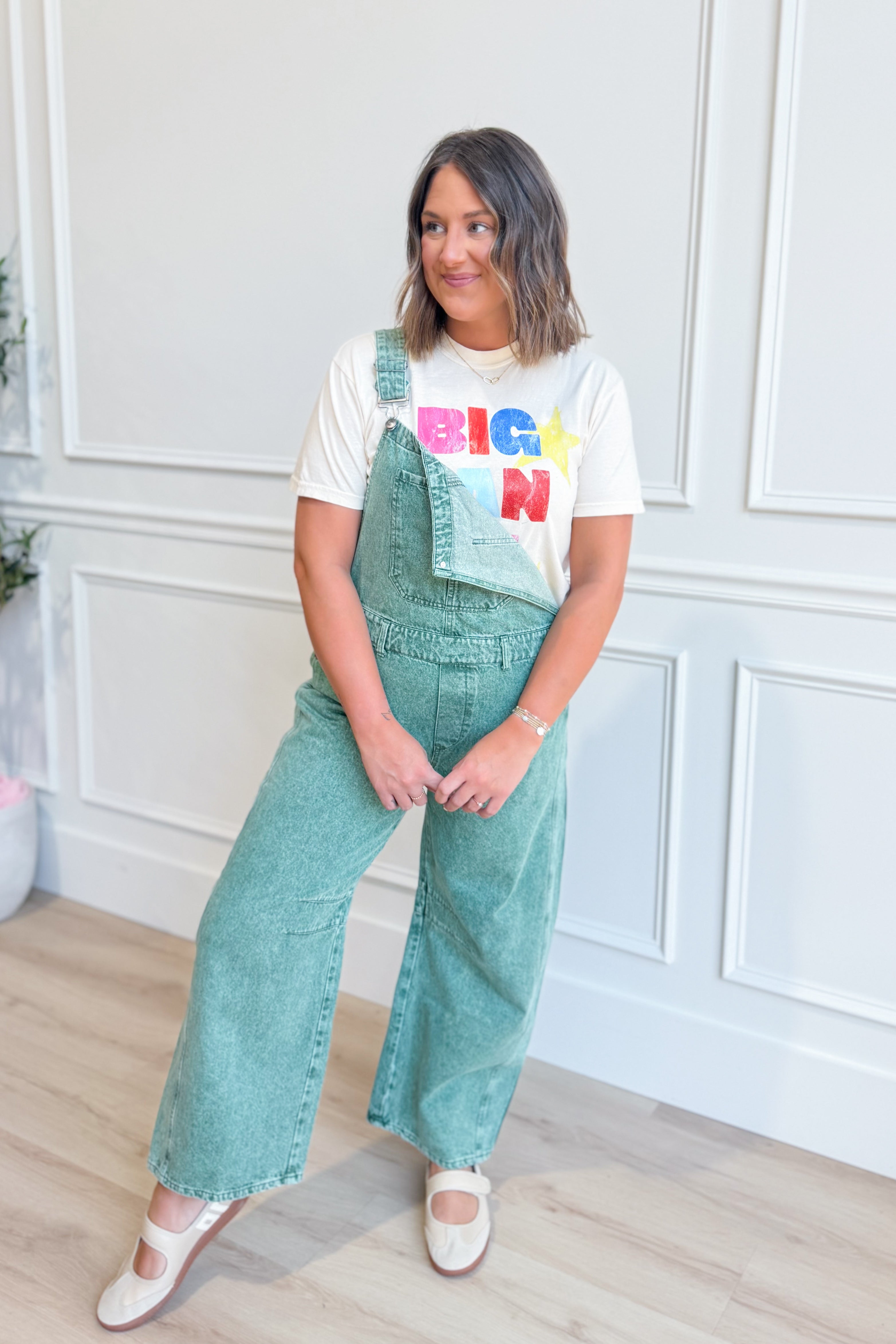 Mineral washed Ruth Twill barrel overalls from PEACH LOVE, featuring 147 novelty jeans style with a relaxed fit and sturdy fabric.