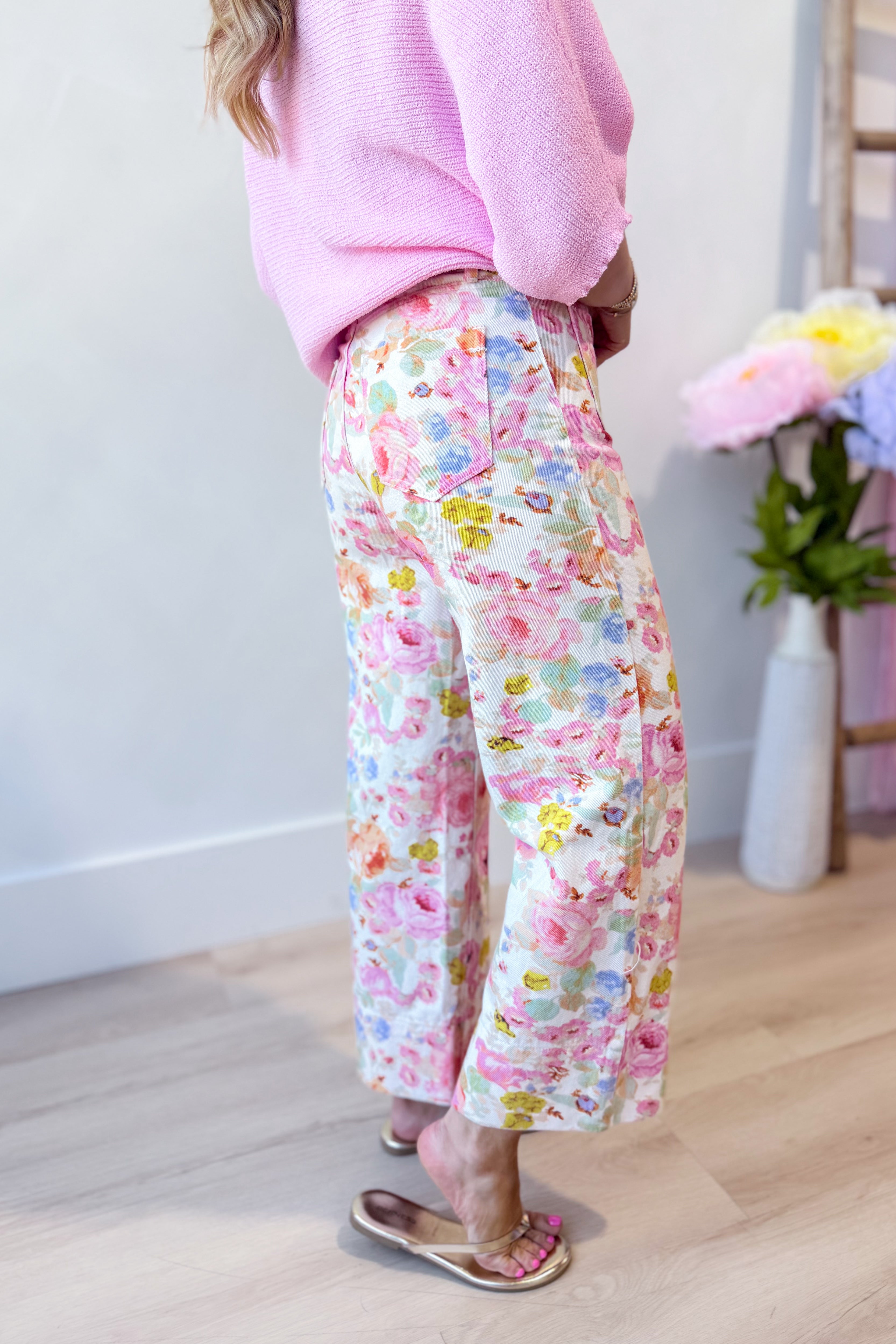ENTRO Nick Botanical Floral Printed Pant, 156 Pants with colorful floral design and comfortable fit, displayed on a model.