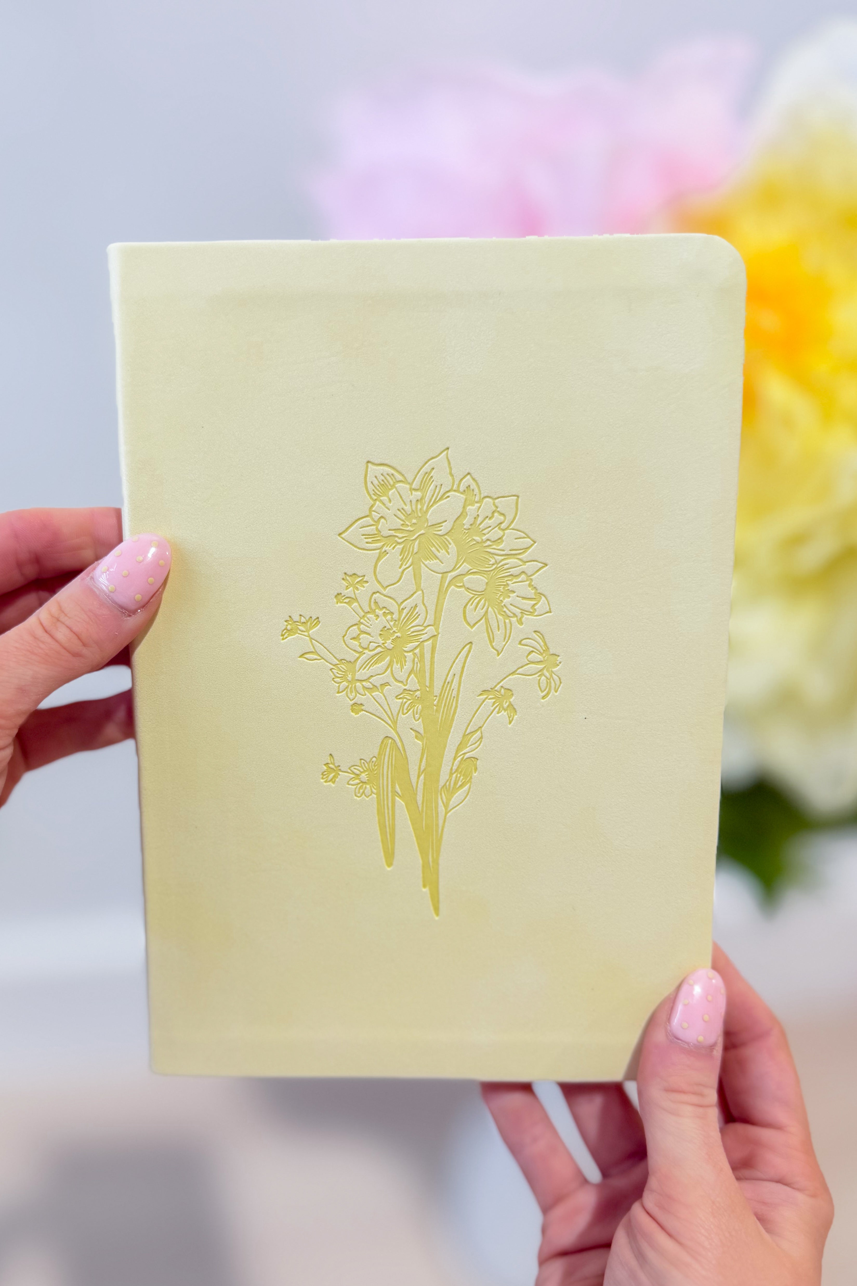 HOSANNA REVIVAL Belfast theme notebook with decorative cover, 218 other accessories in a compact, stylish design.