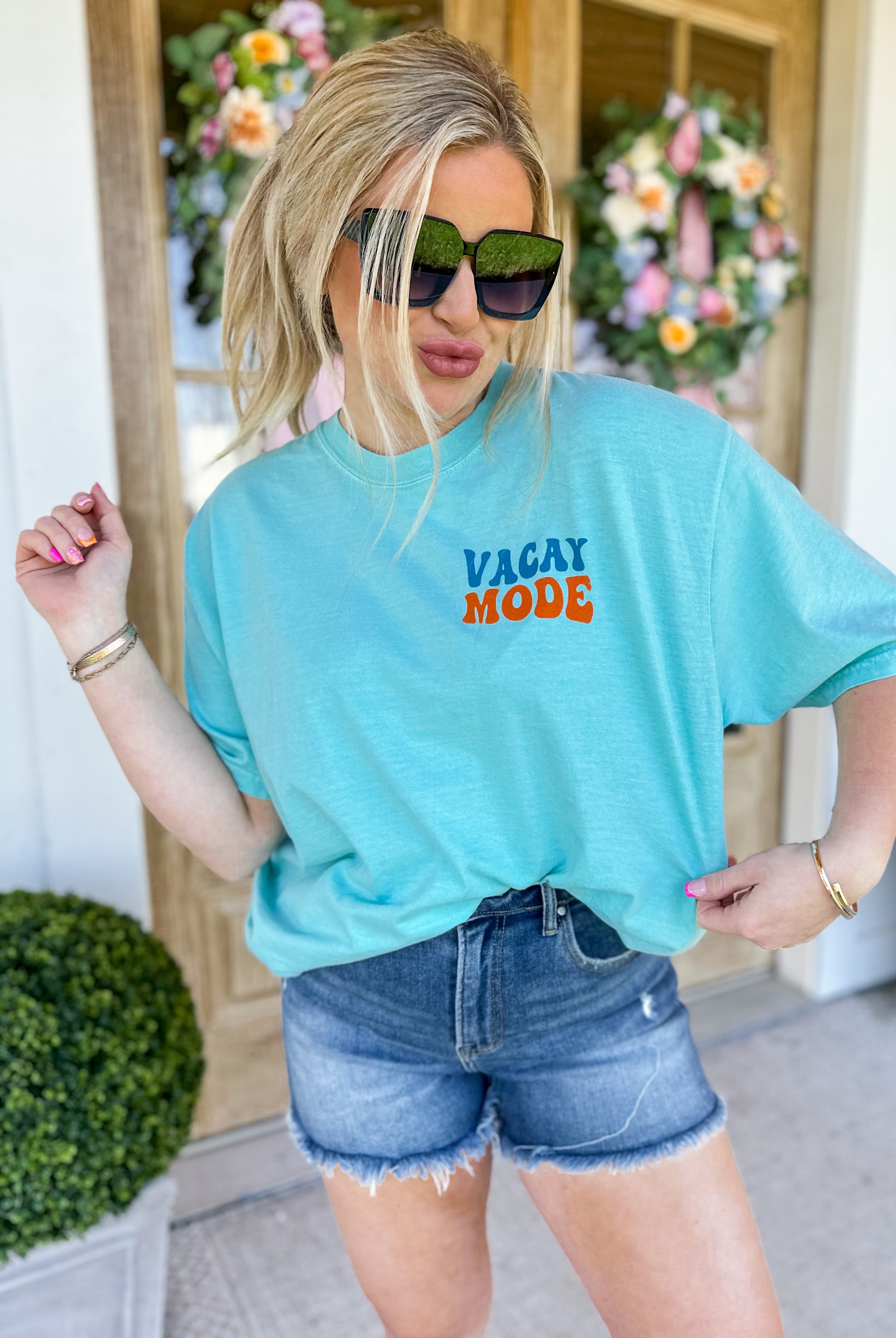VACAY MODE Vintage Oversize Short Sleeve Graphic Tee - Be You Boutique