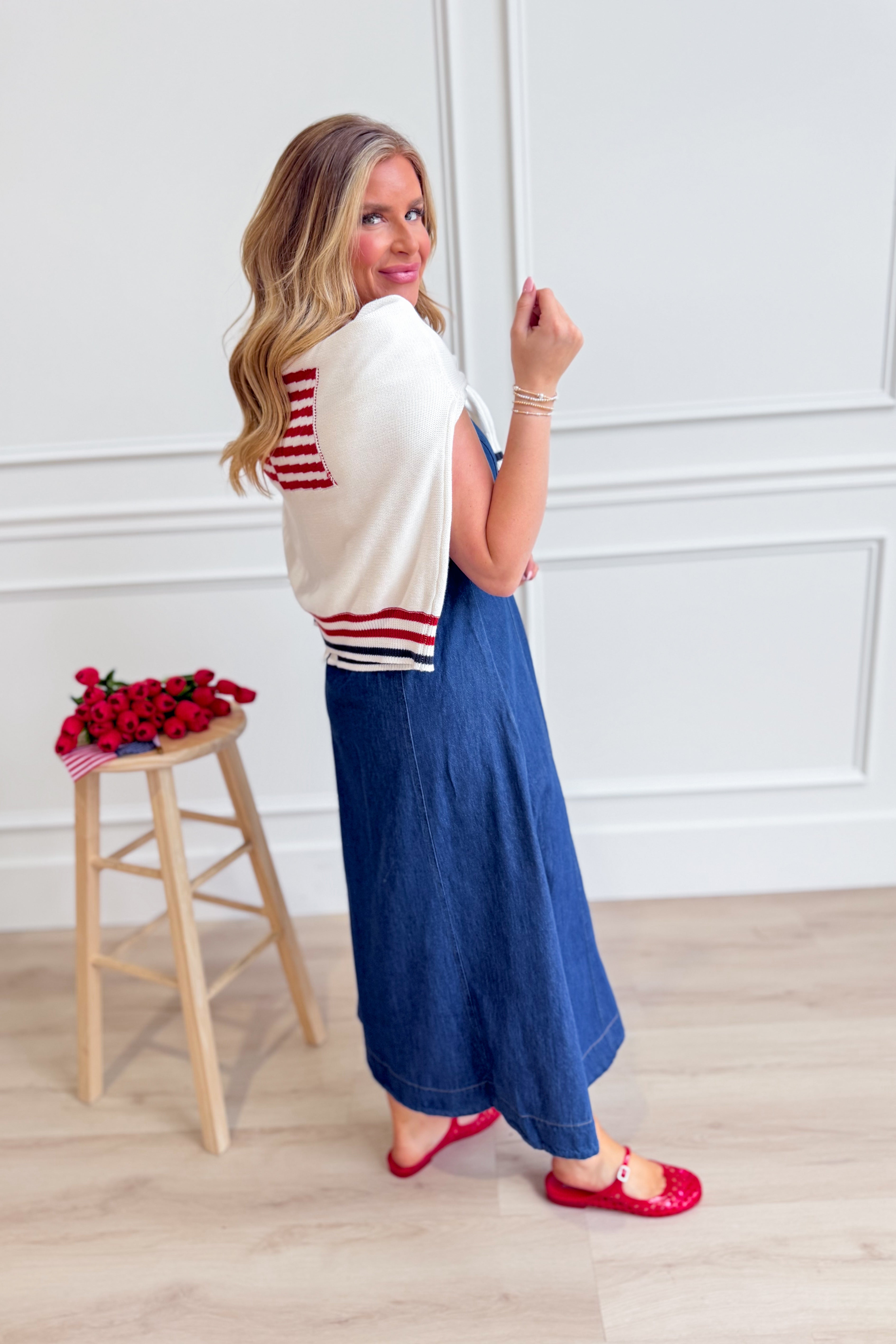 BLU PEPPER Randall denim sleeveless midi dress with casual style, featuring a fitted bodice and flared skirt.