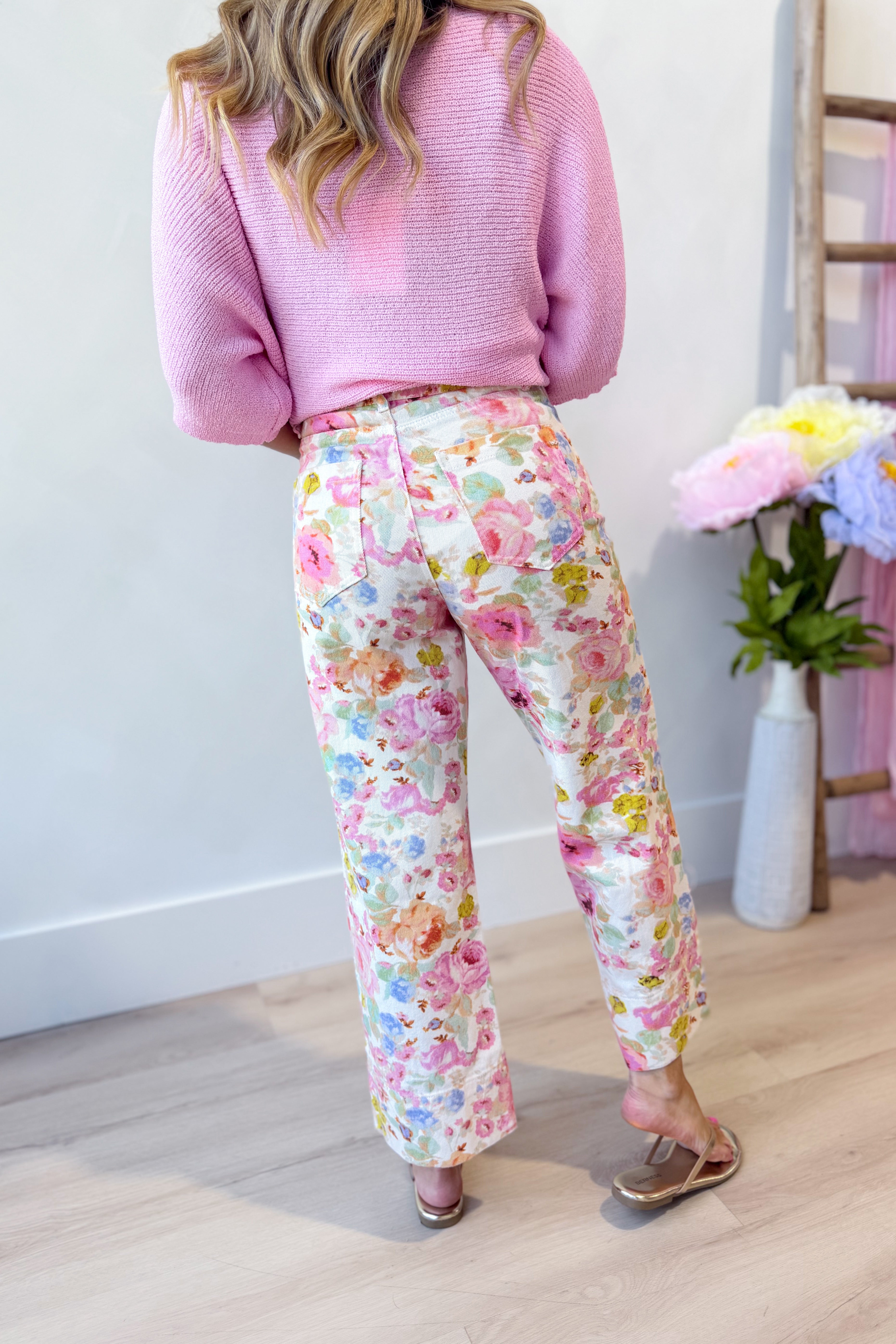 ENTRO Nick Botanical Floral Printed Pant, 156 Pants in vibrant floral design, lightweight and comfortable for casual wear.