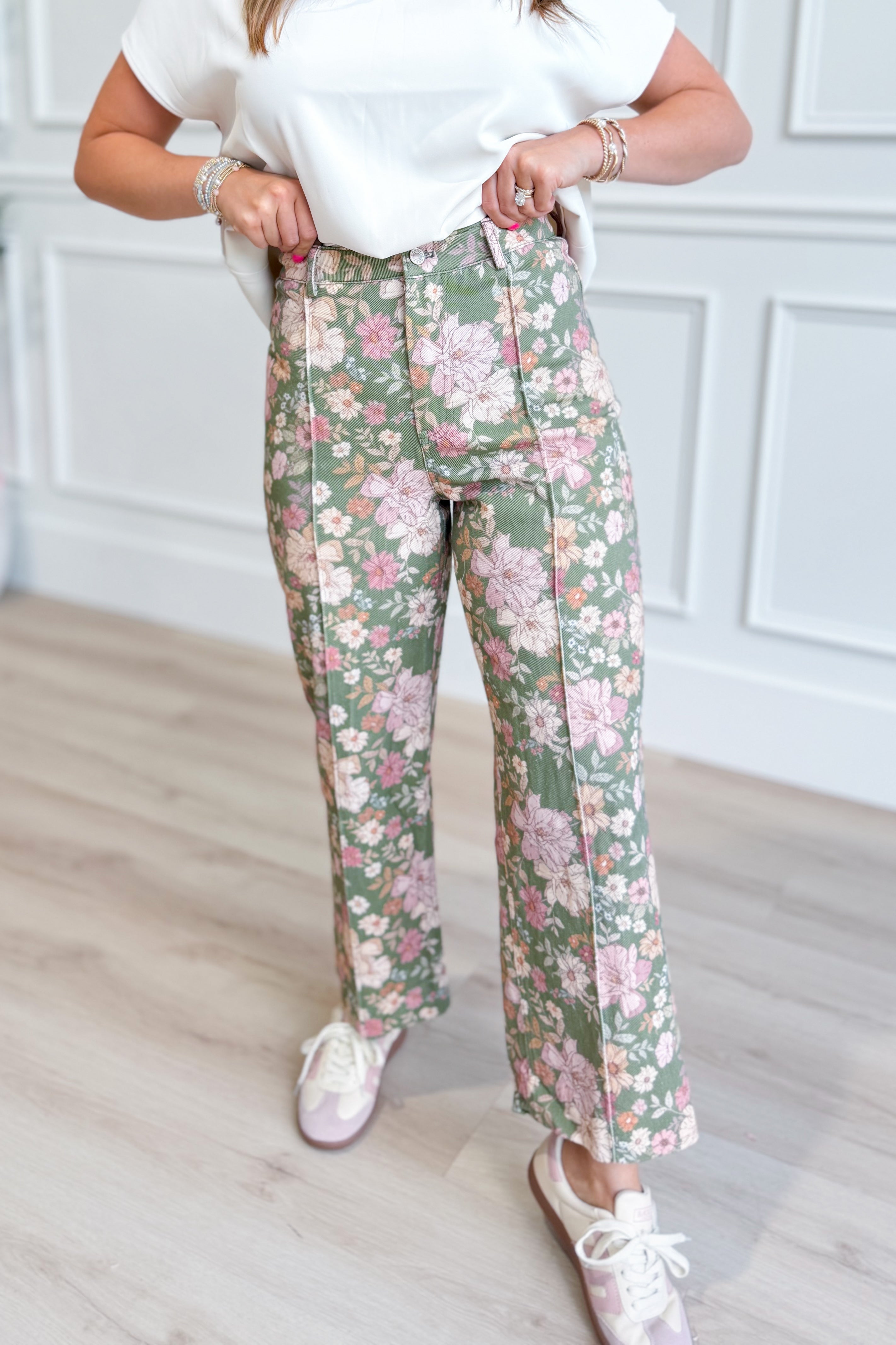 ENTRO Sia multi-color floral printed novelty jeans with vibrant floral patterns and casual fit.