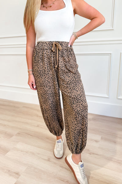 [GRAVER]★ZIPPERED LEGIC FLOWER BEAR JOGGER PANTS Larry Animal Print Jogger Pant – Be You Boutique