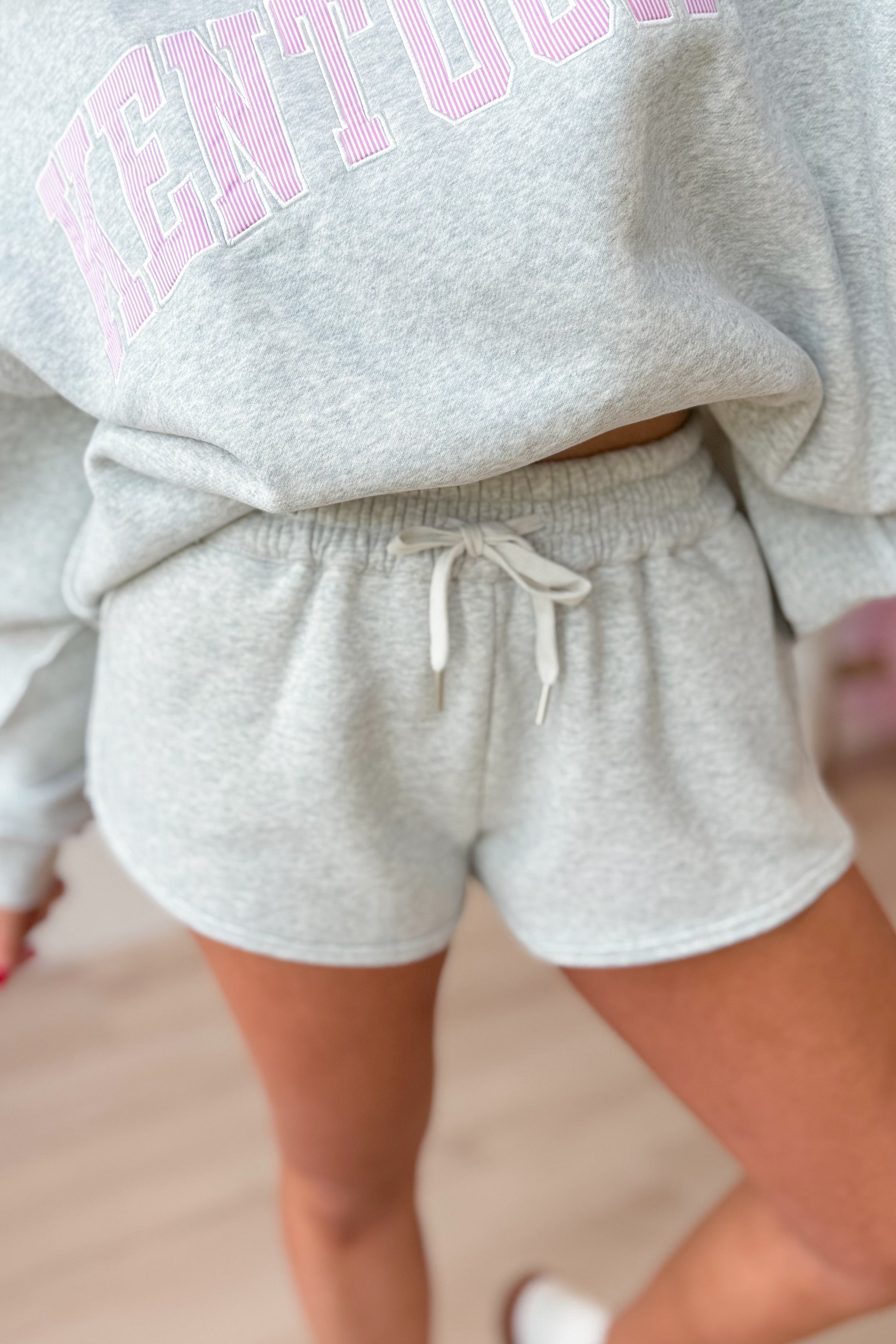 Bucket List Belinda Sweat Pant Short, casual 156 pants in soft fabric, featuring a relaxed fit and comfortable waistband.