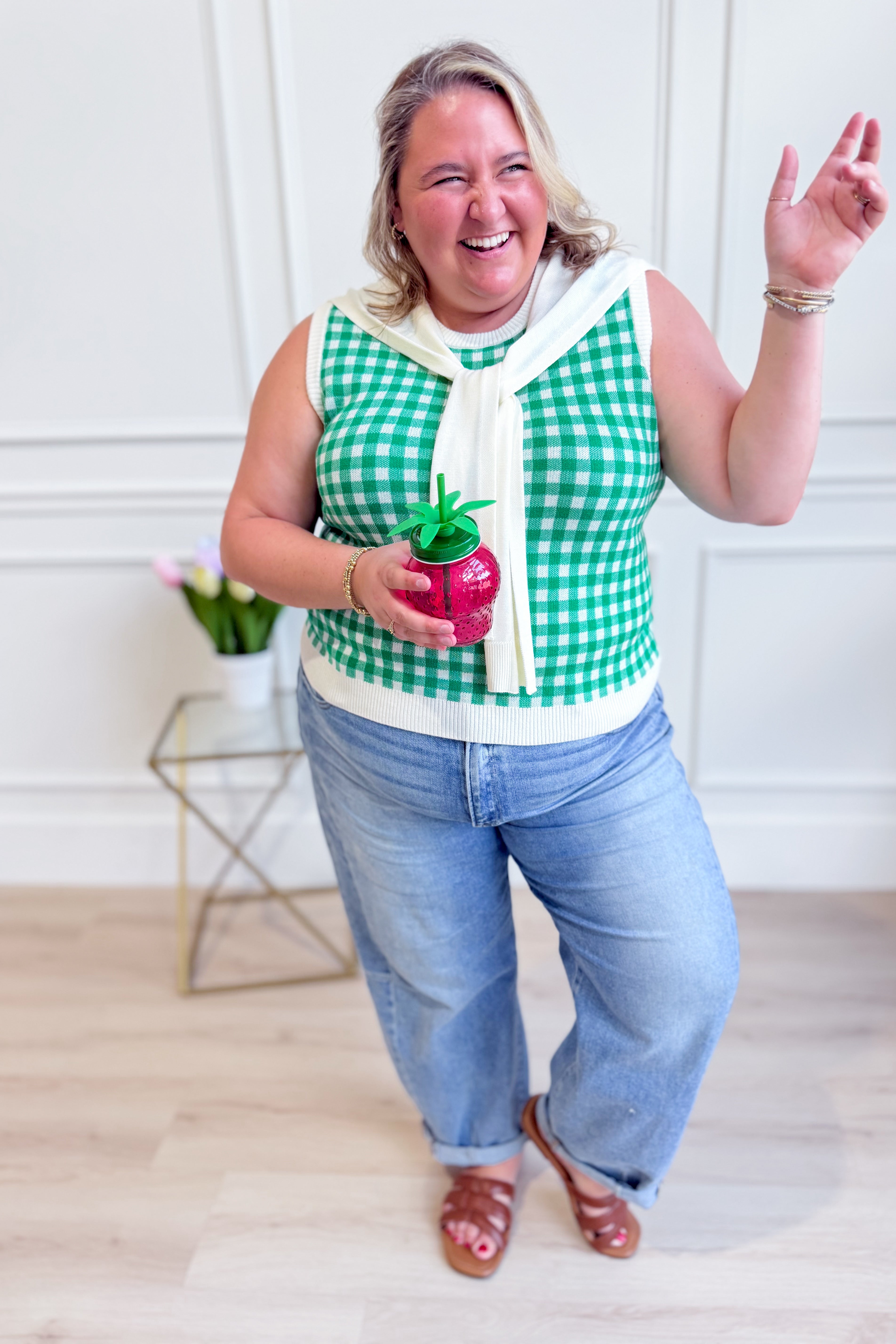 ENTRO Pamela Spring Feeling Top, a casual 105 top with a relaxed fit and stylish design, shown in the product image.