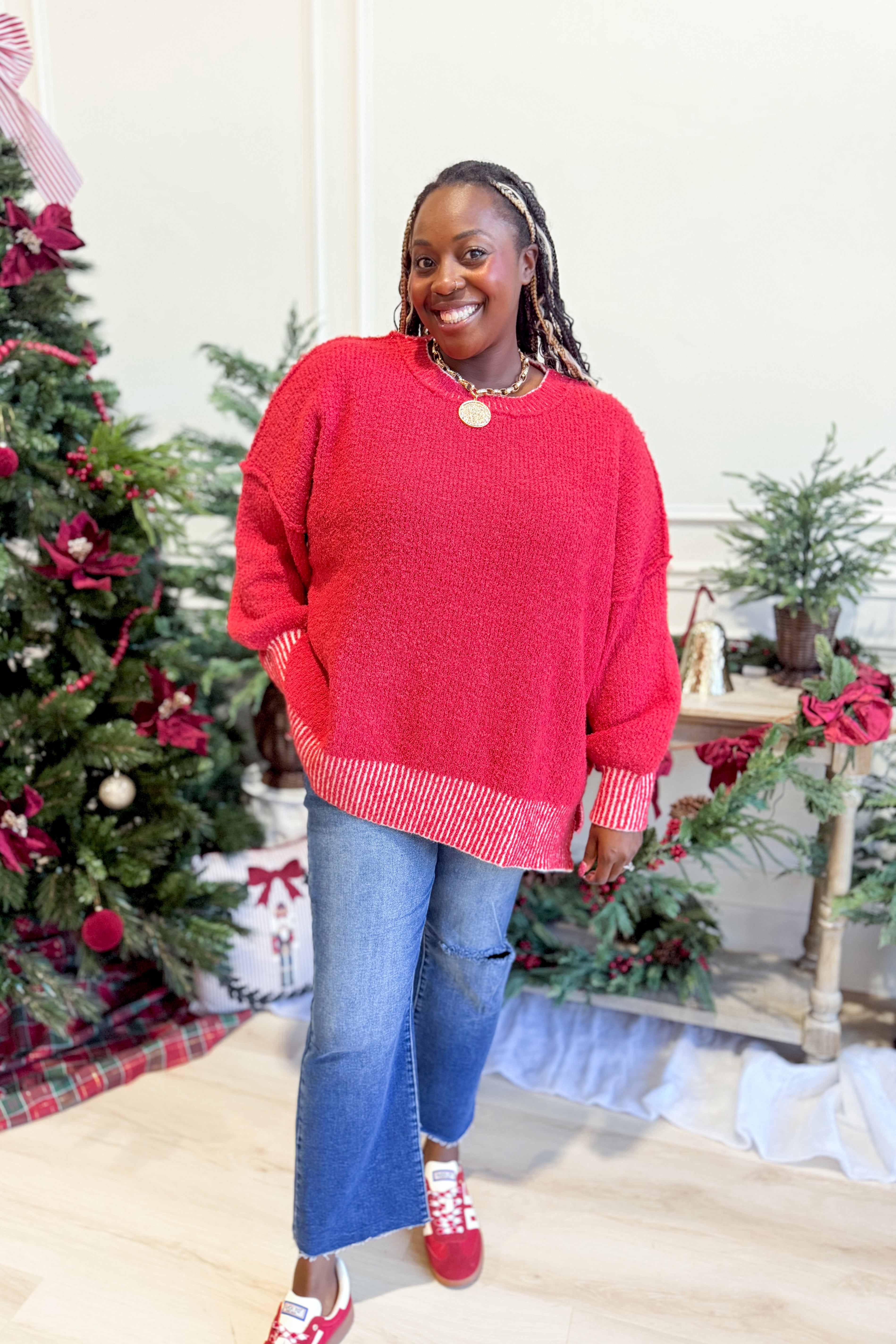 PEACH LOVE Saylor two-toned oversized fall sweater in contrasting colors with a relaxed fit
