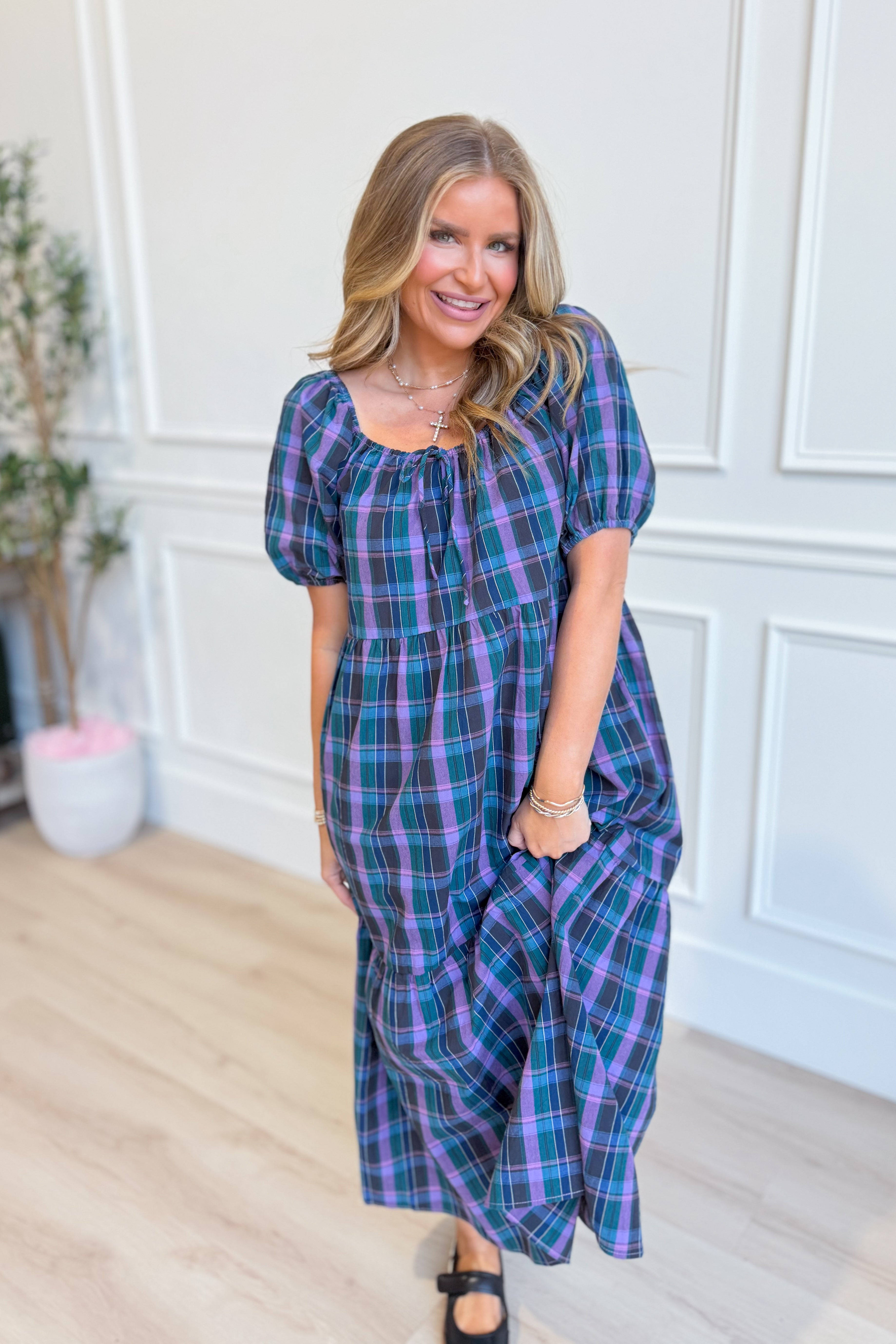 WISHLIST Landon green plaid puff sleeve maxi dress with a fitted bodice and flowing skirt, perfect for dressy occasions.