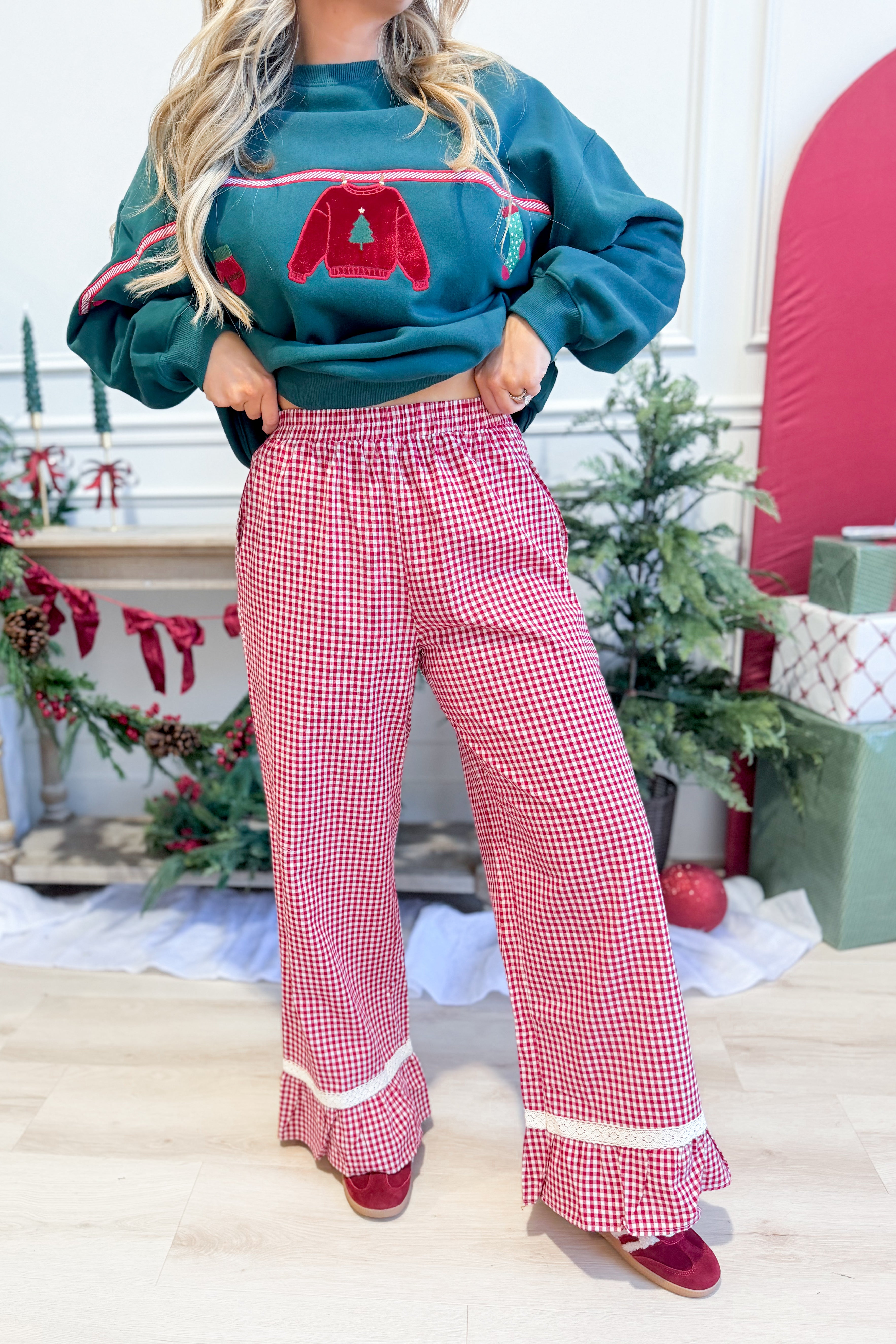BAEVELY Maria gingham ruffle detailed pants in a classic checked pattern