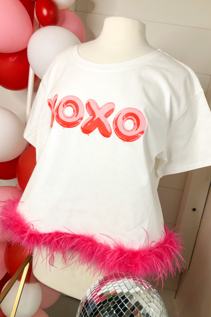 XOXO Printed Short Sleeve Feather Hem Top - Be You Boutique